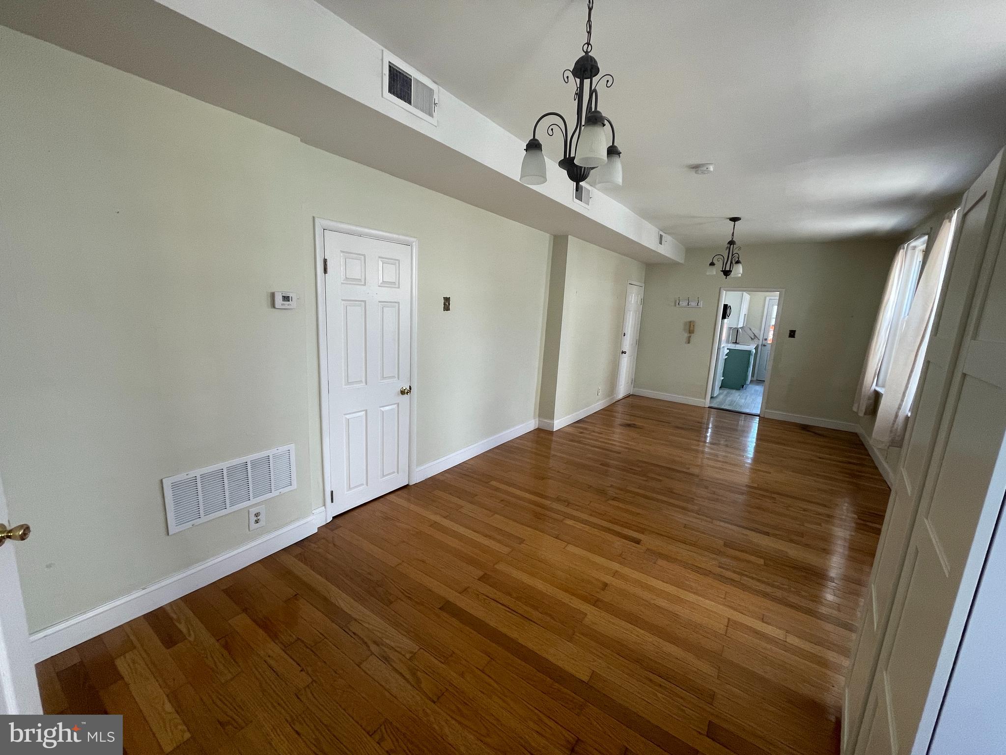 QUEEN VILLAGE - Residential Lease