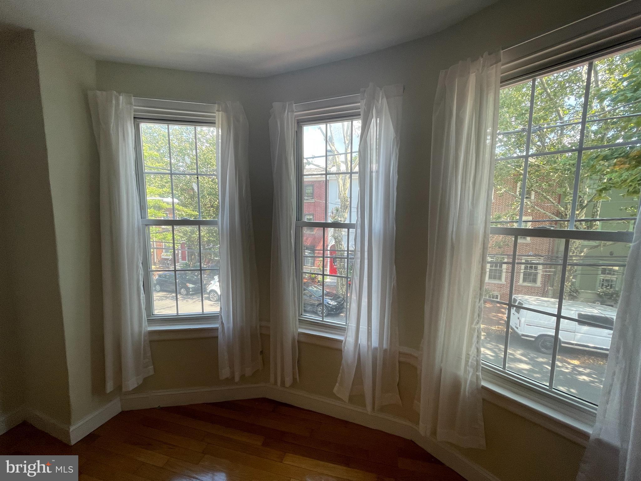 QUEEN VILLAGE - Residential Lease