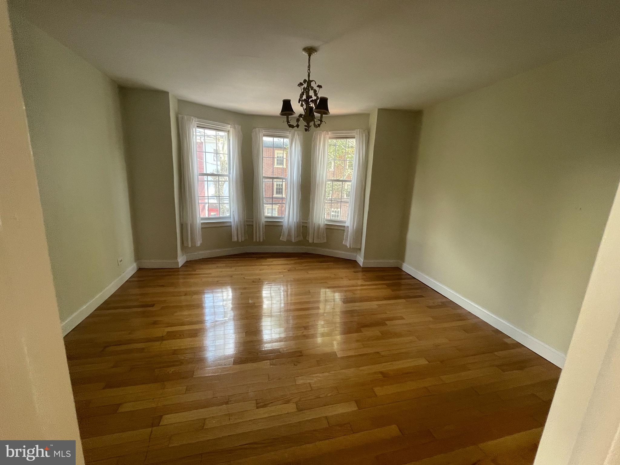 QUEEN VILLAGE - Residential Lease