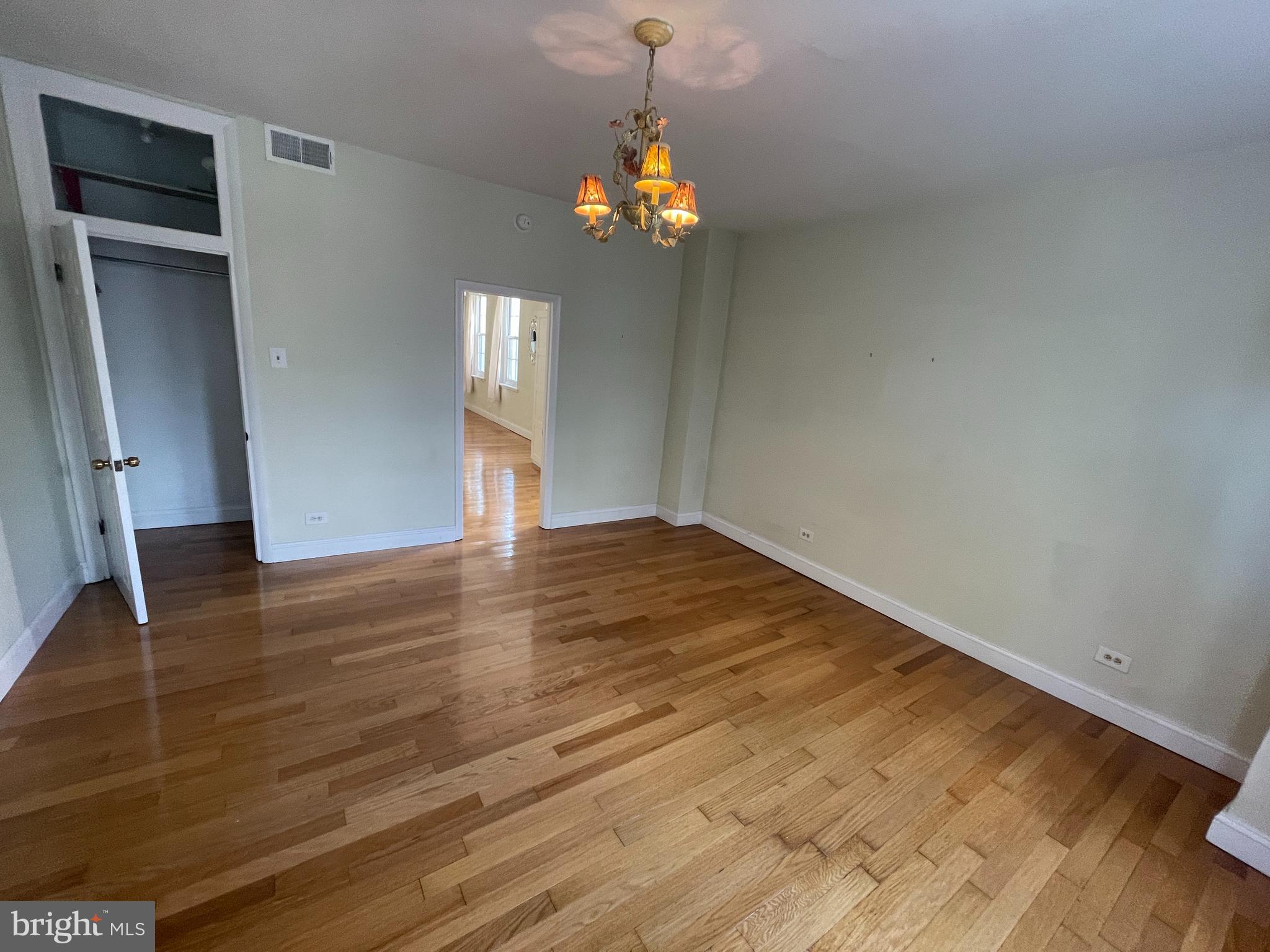 QUEEN VILLAGE - Residential Lease