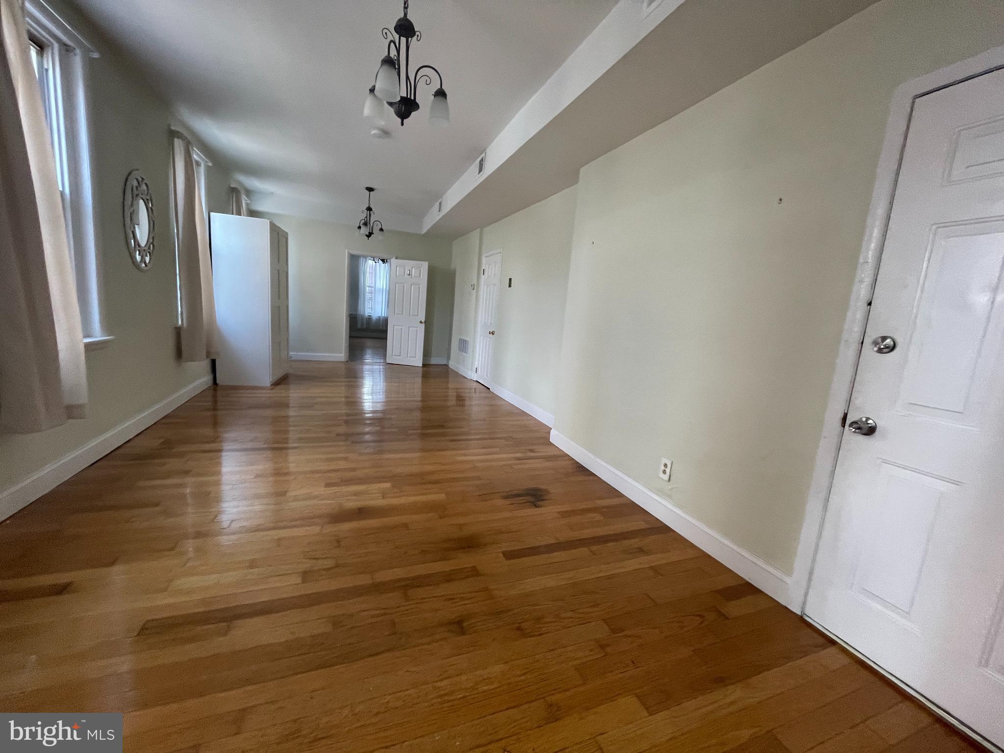 QUEEN VILLAGE - Residential Lease