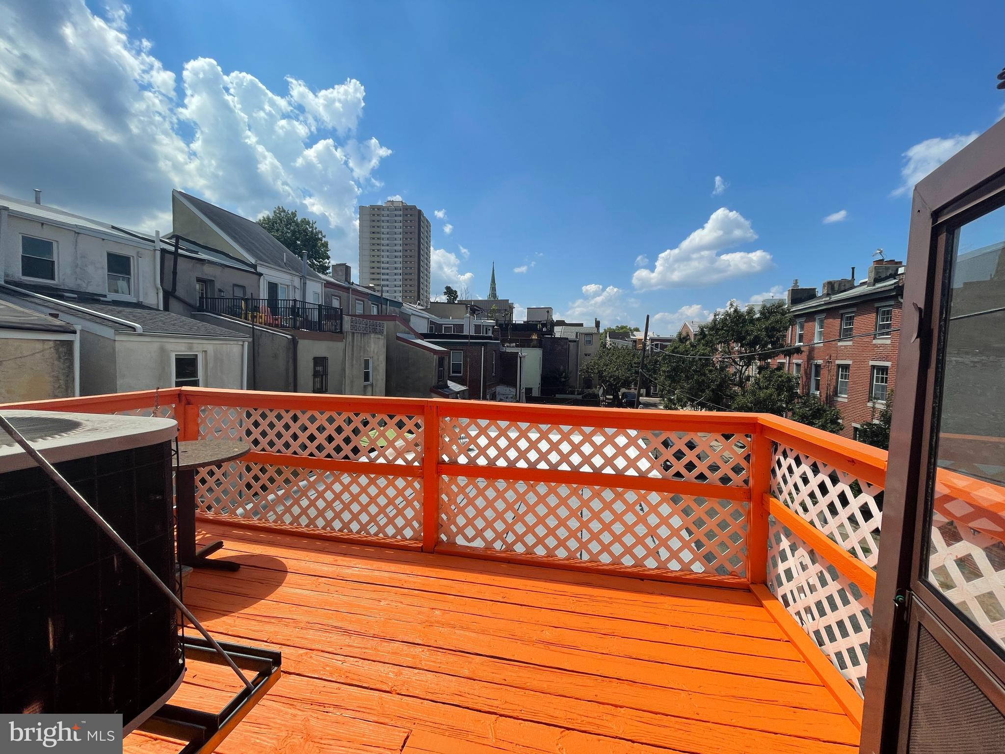 QUEEN VILLAGE - Residential Lease