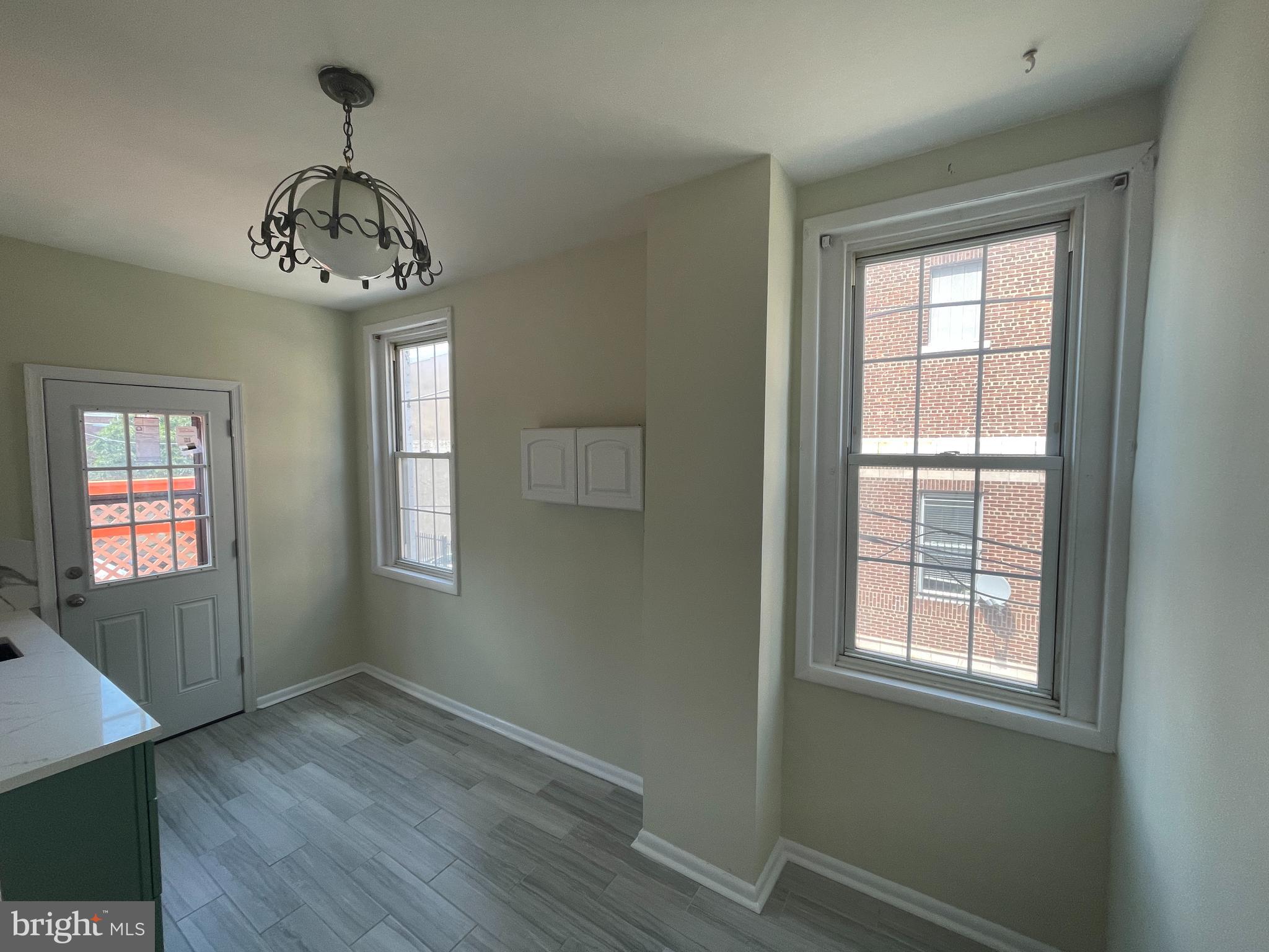 QUEEN VILLAGE - Residential Lease
