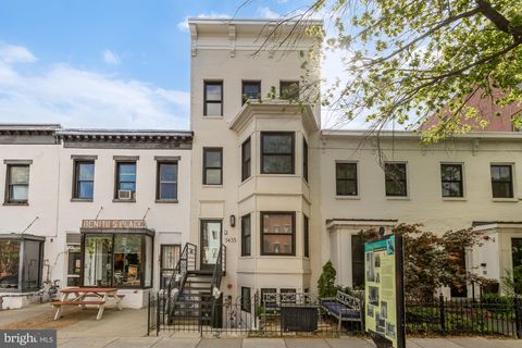 Photo of 1435 11th Street NW #1, WASHINGTON, DC 20001 (MLS # DCDC2258100)