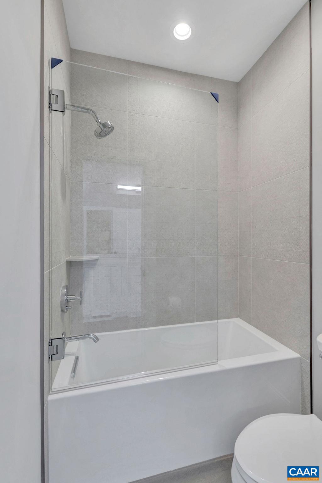 LOCHLYN HILL - Residential