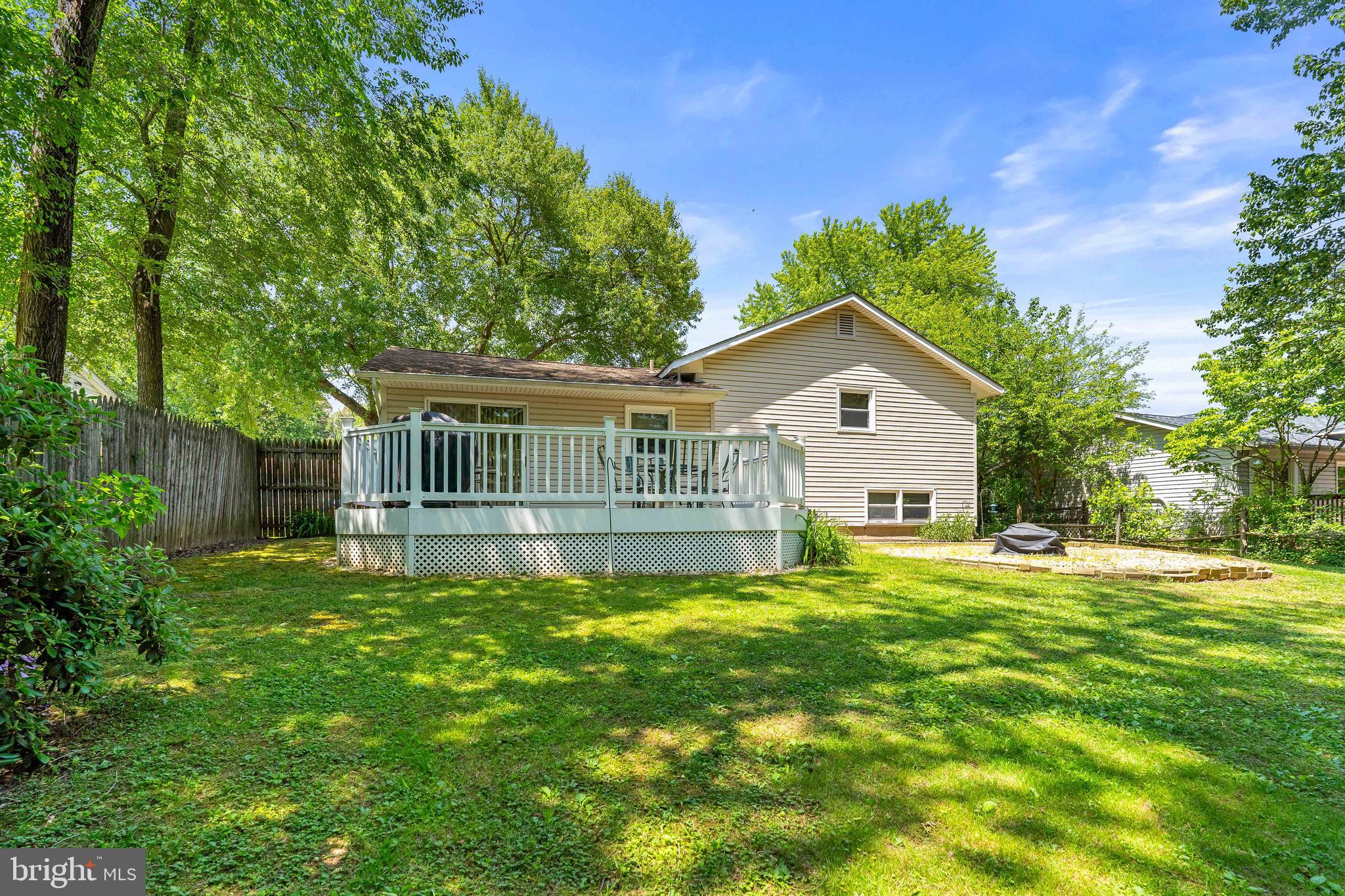 BUCK HILL - Residential
