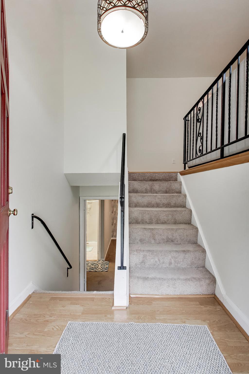 8709 VALLEY DRIVE