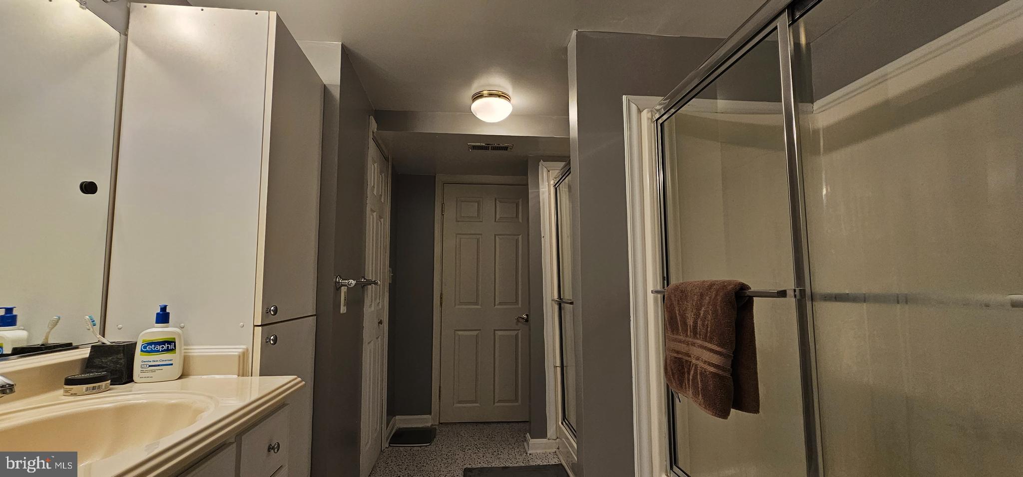 NOTTINGHAM VILLAGE - Residential