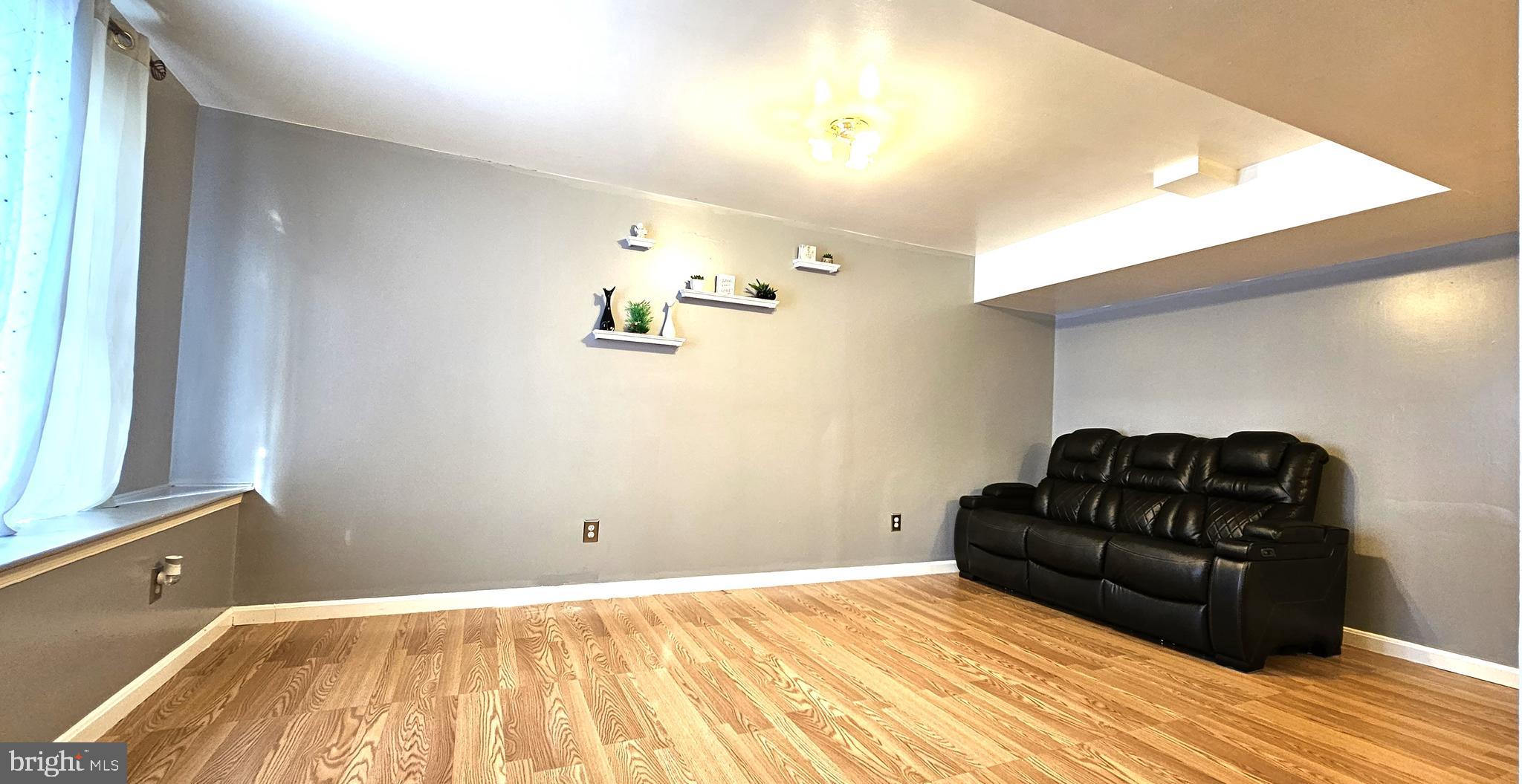 NOTTINGHAM VILLAGE - Residential