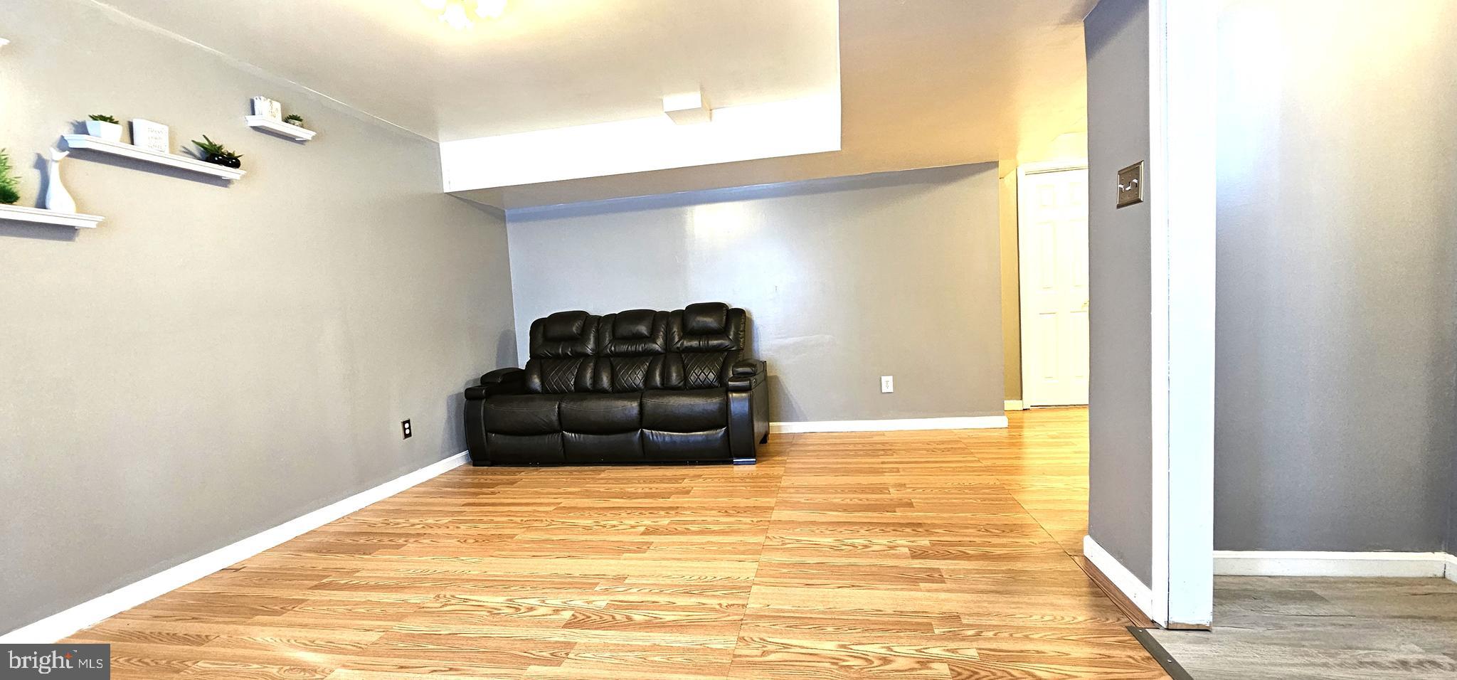 NOTTINGHAM VILLAGE - Residential