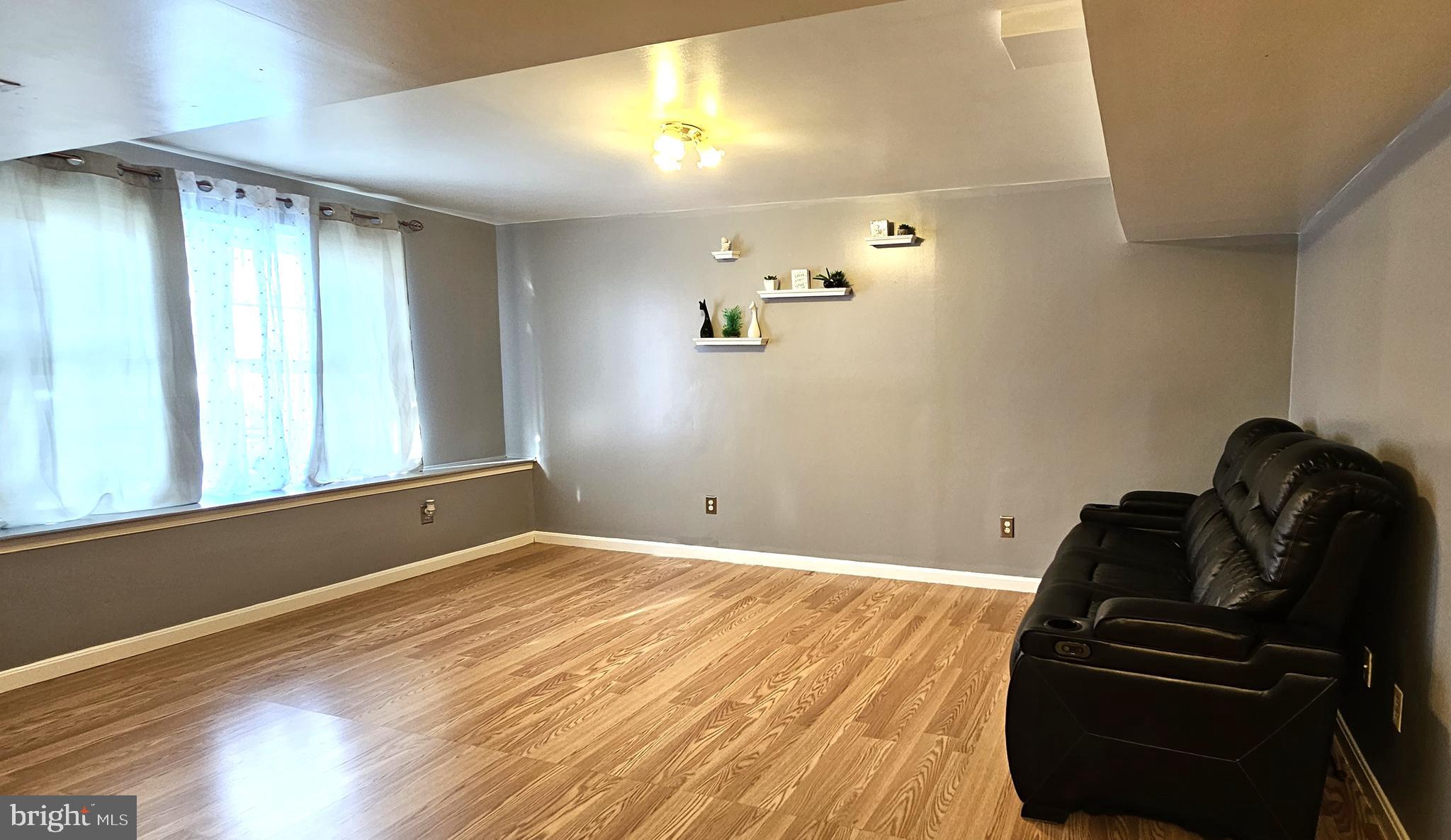 NOTTINGHAM VILLAGE - Residential