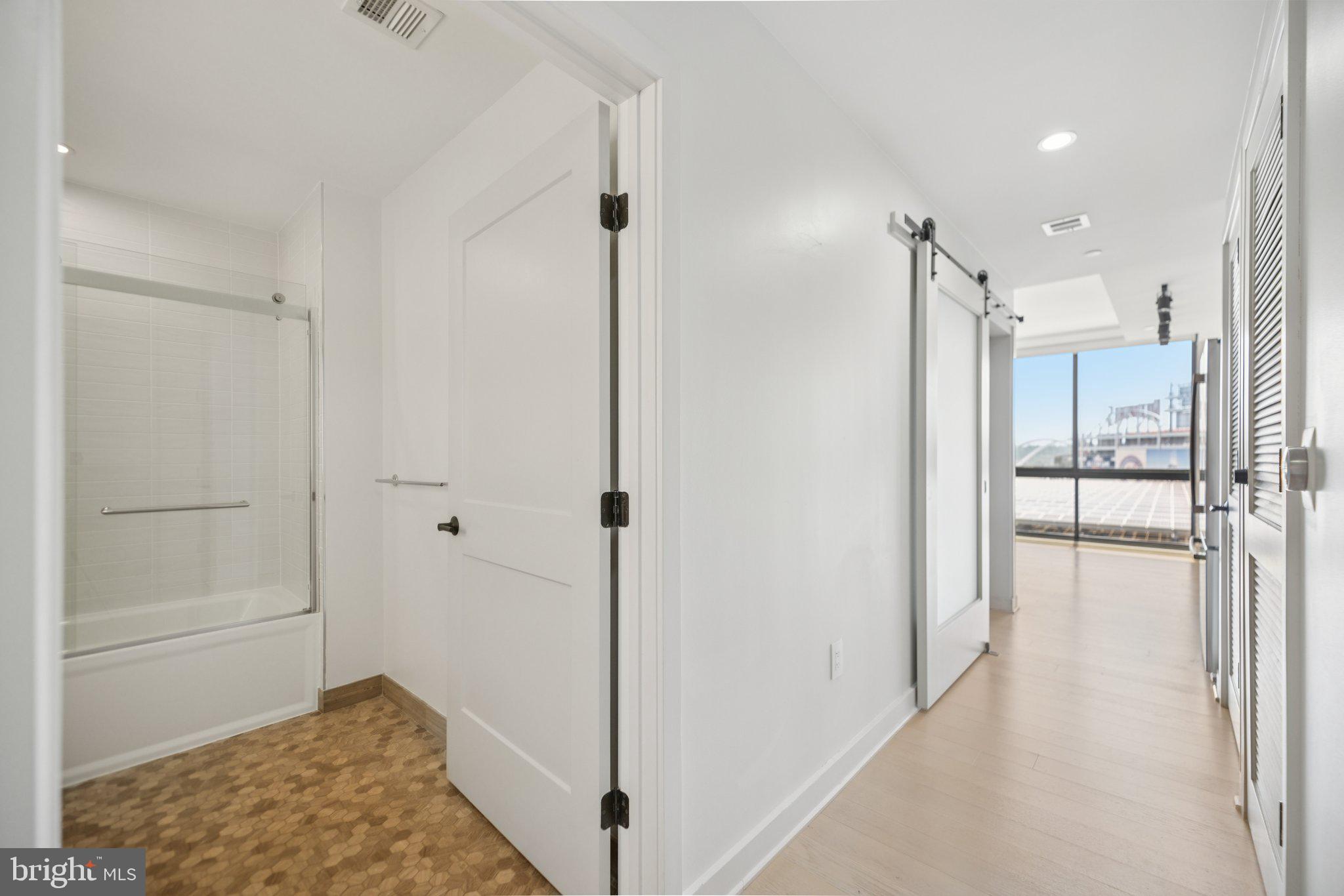 70 N STREET SE N811