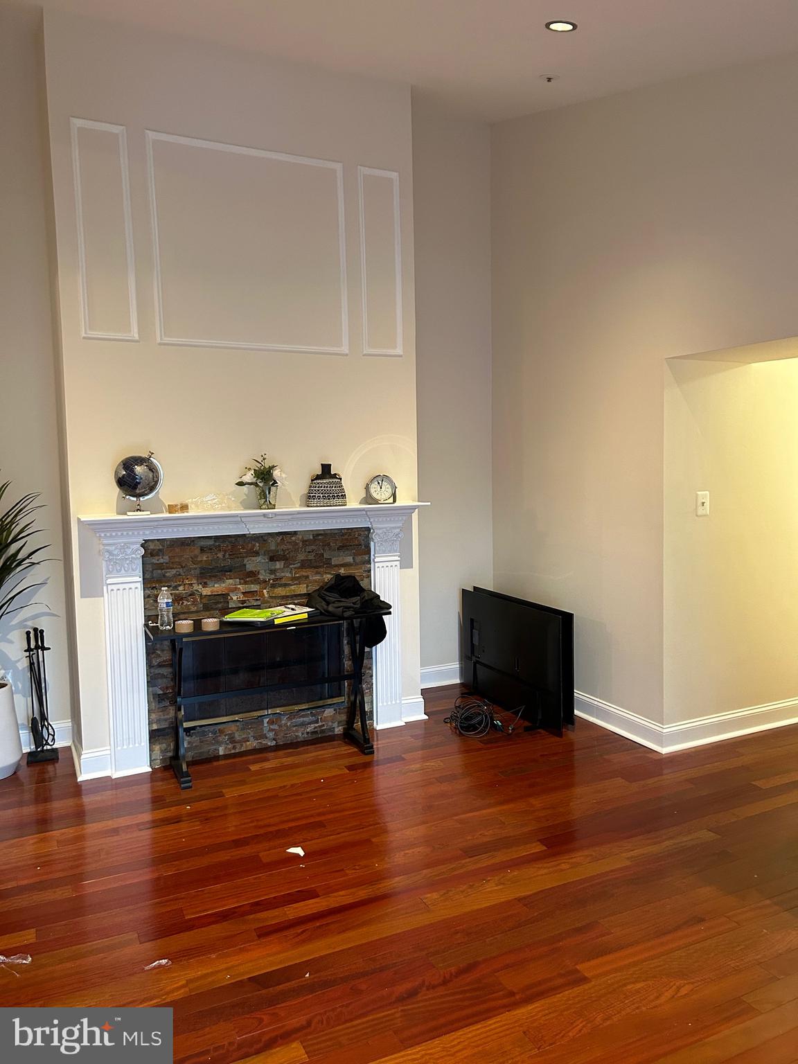 MONTGOMERY RUN - Residential