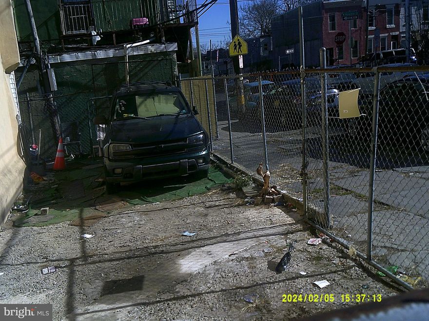 Seller is related to Agent.