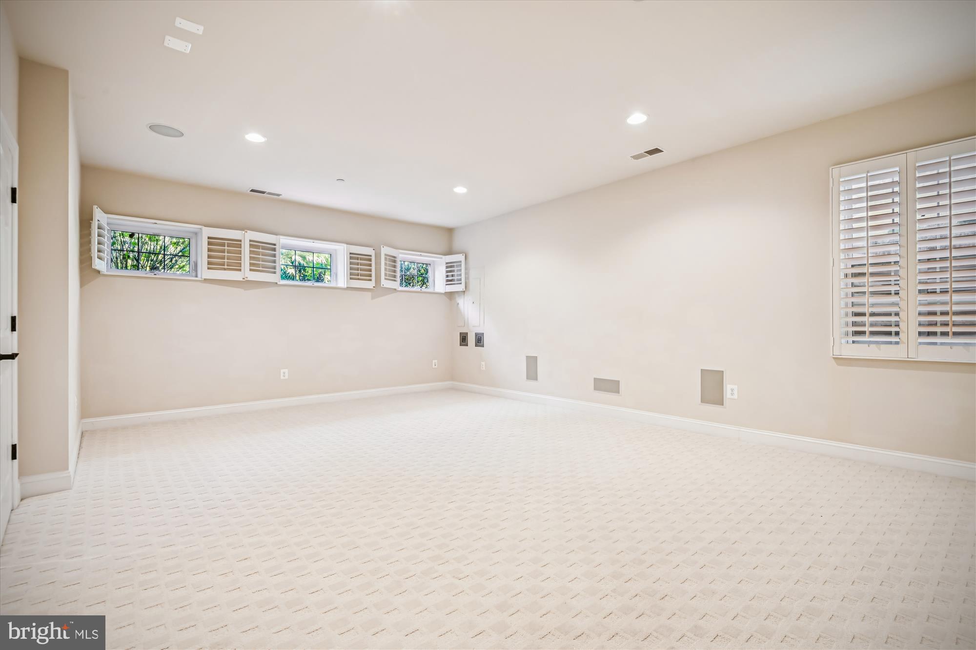 WOODBROOK - Residential