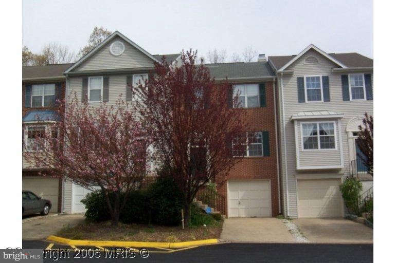SPRING KNOLL - Residential