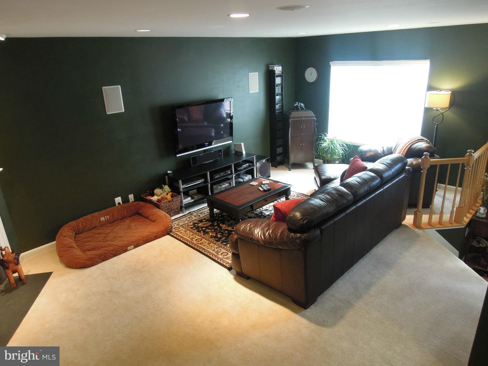 SPRING KNOLL - Residential