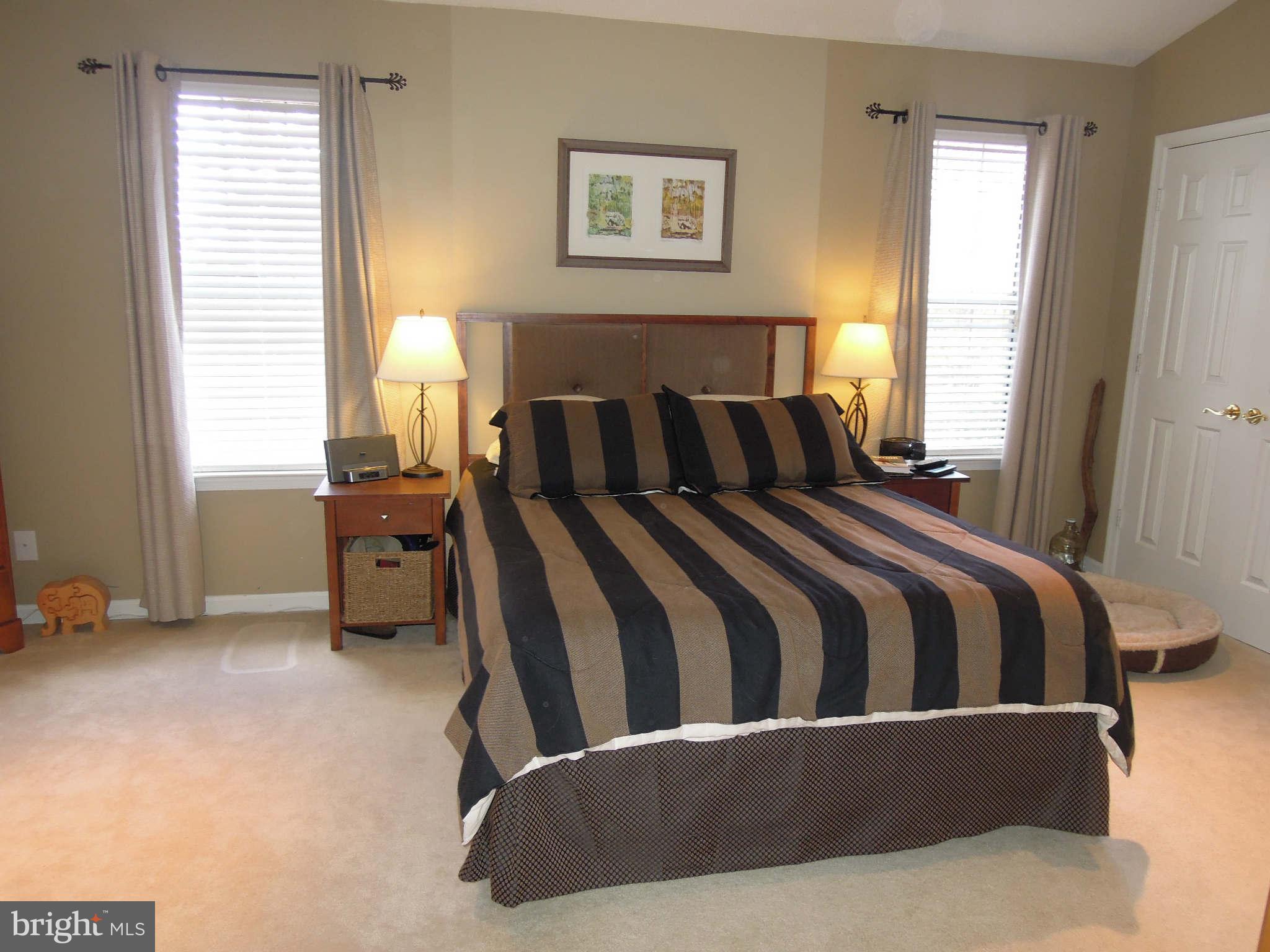 SPRING KNOLL - Residential