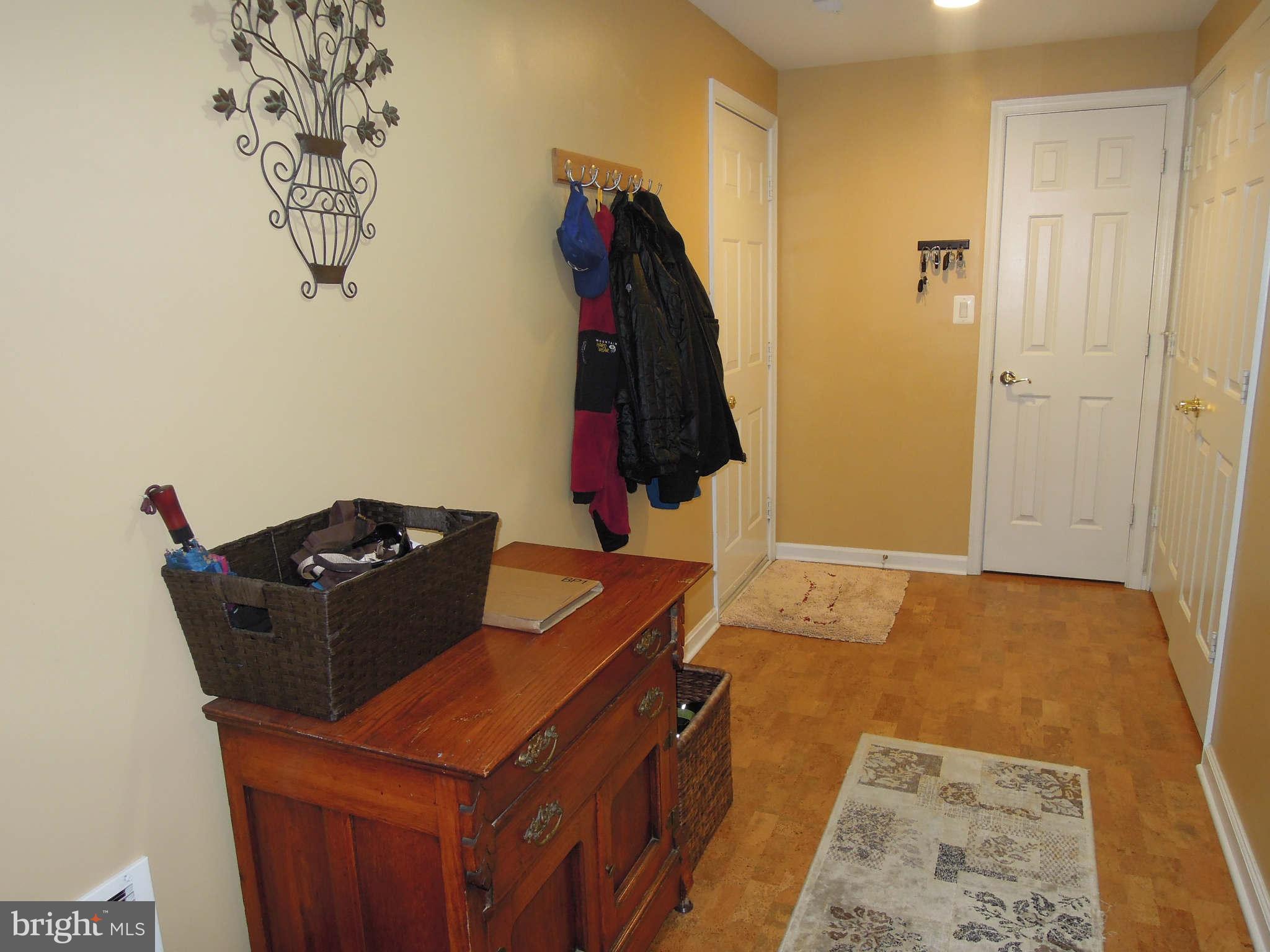 SPRING KNOLL - Residential
