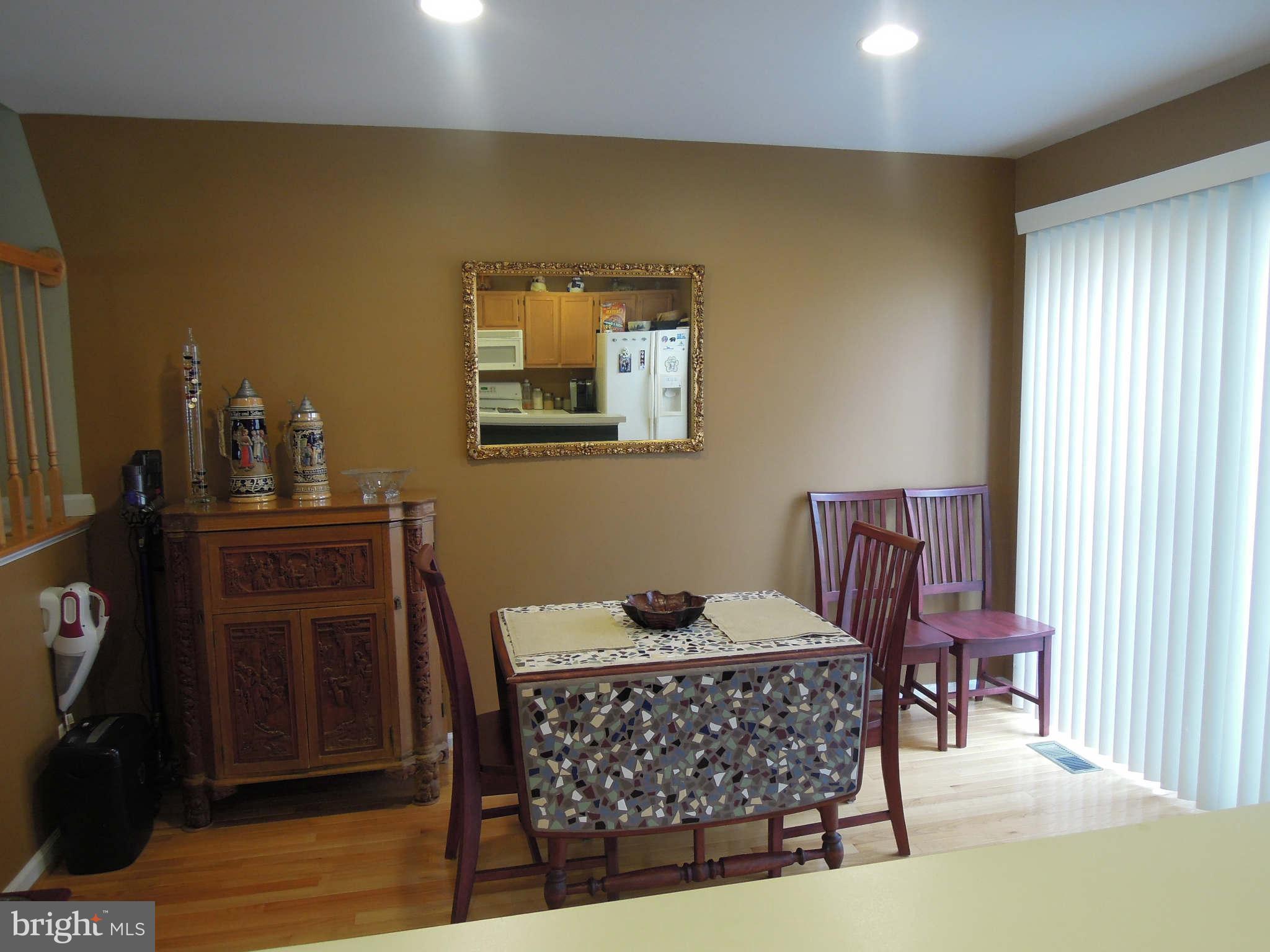 SPRING KNOLL - Residential