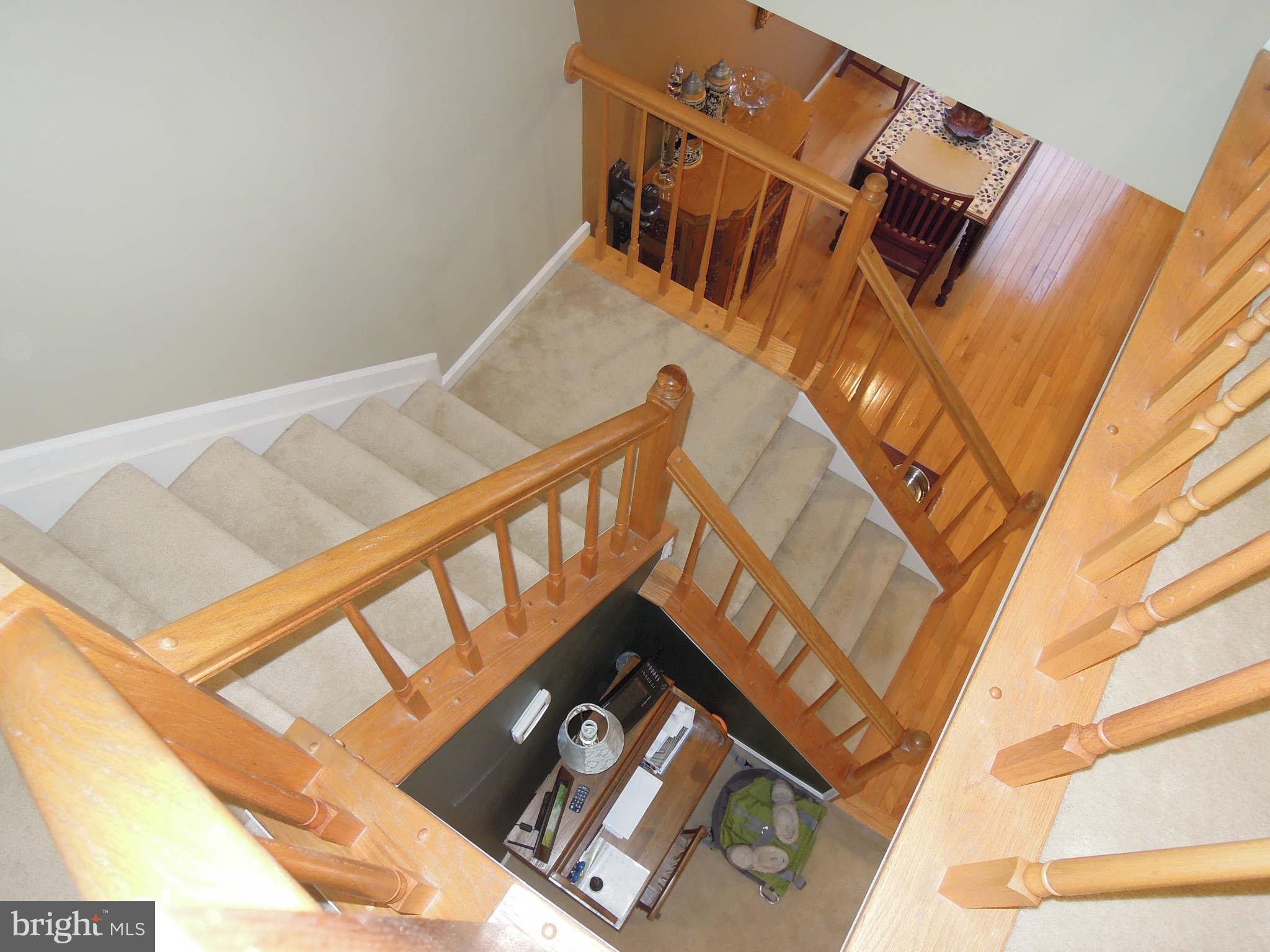 SPRING KNOLL - Residential