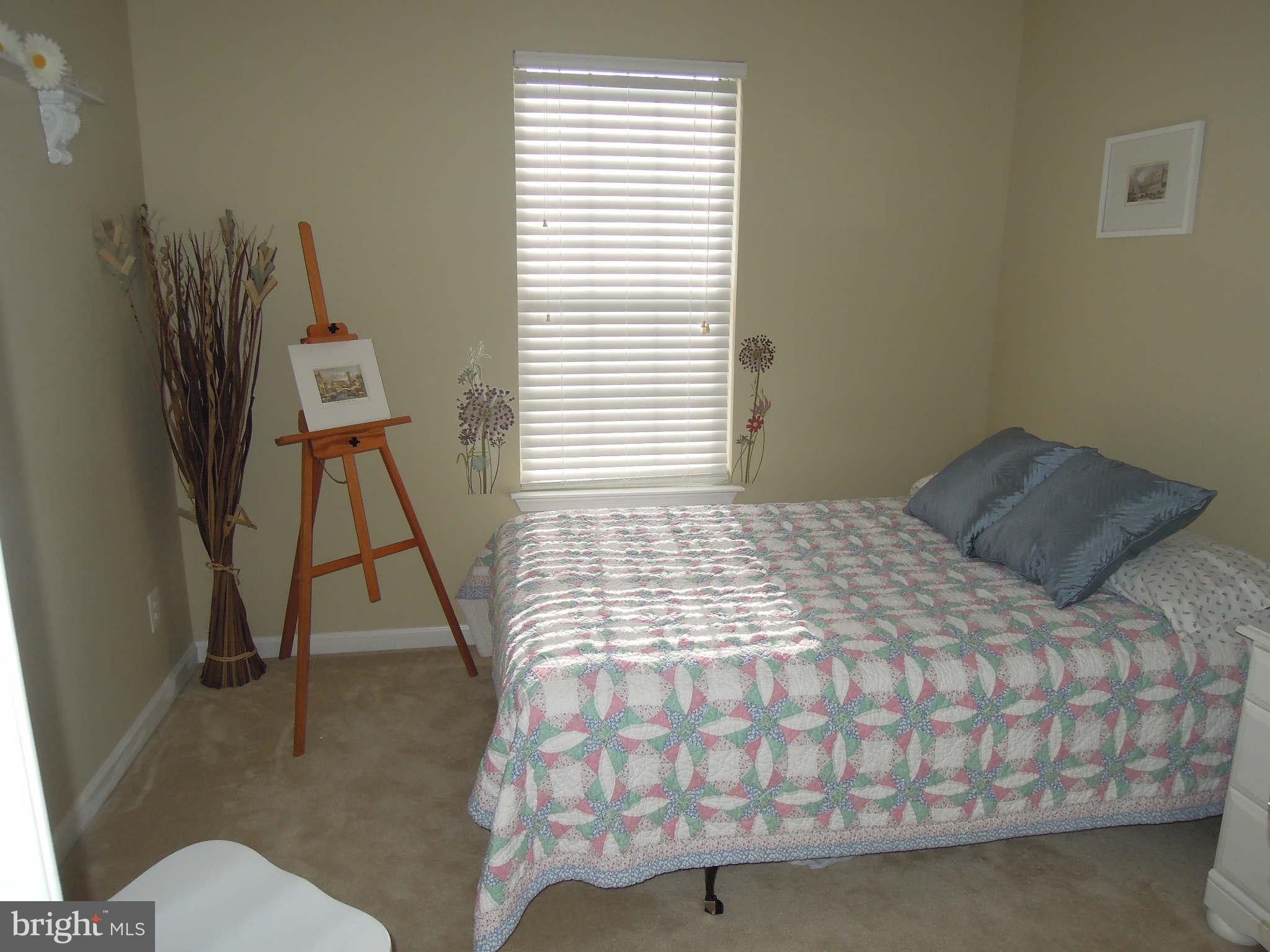 SPRING KNOLL - Residential