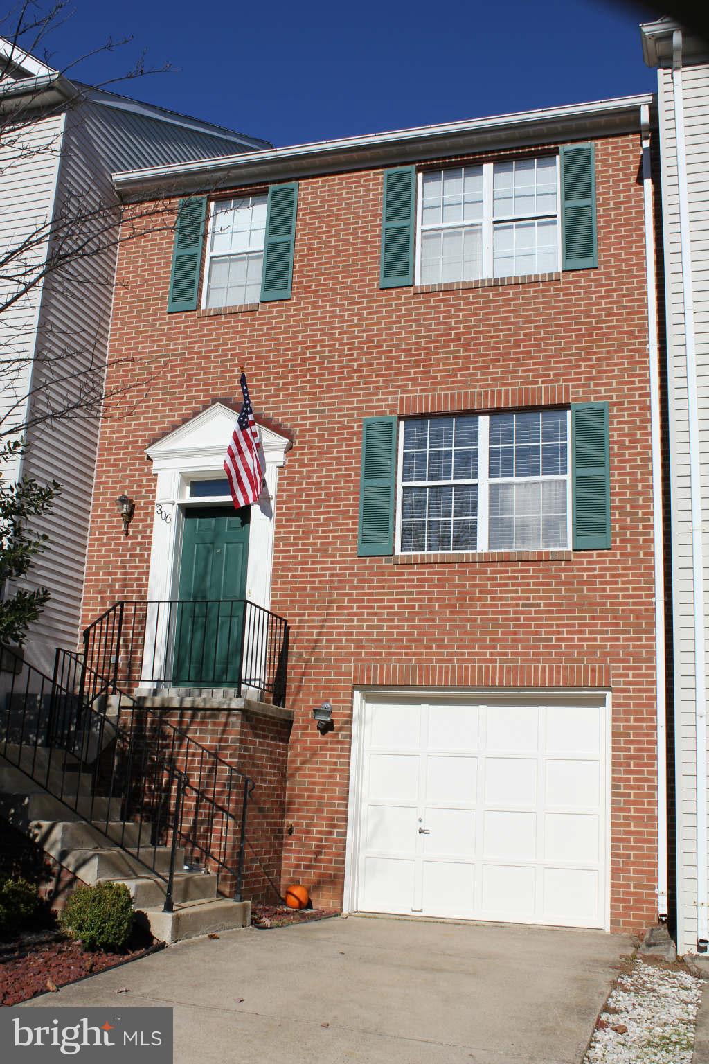 SPRING KNOLL - Residential