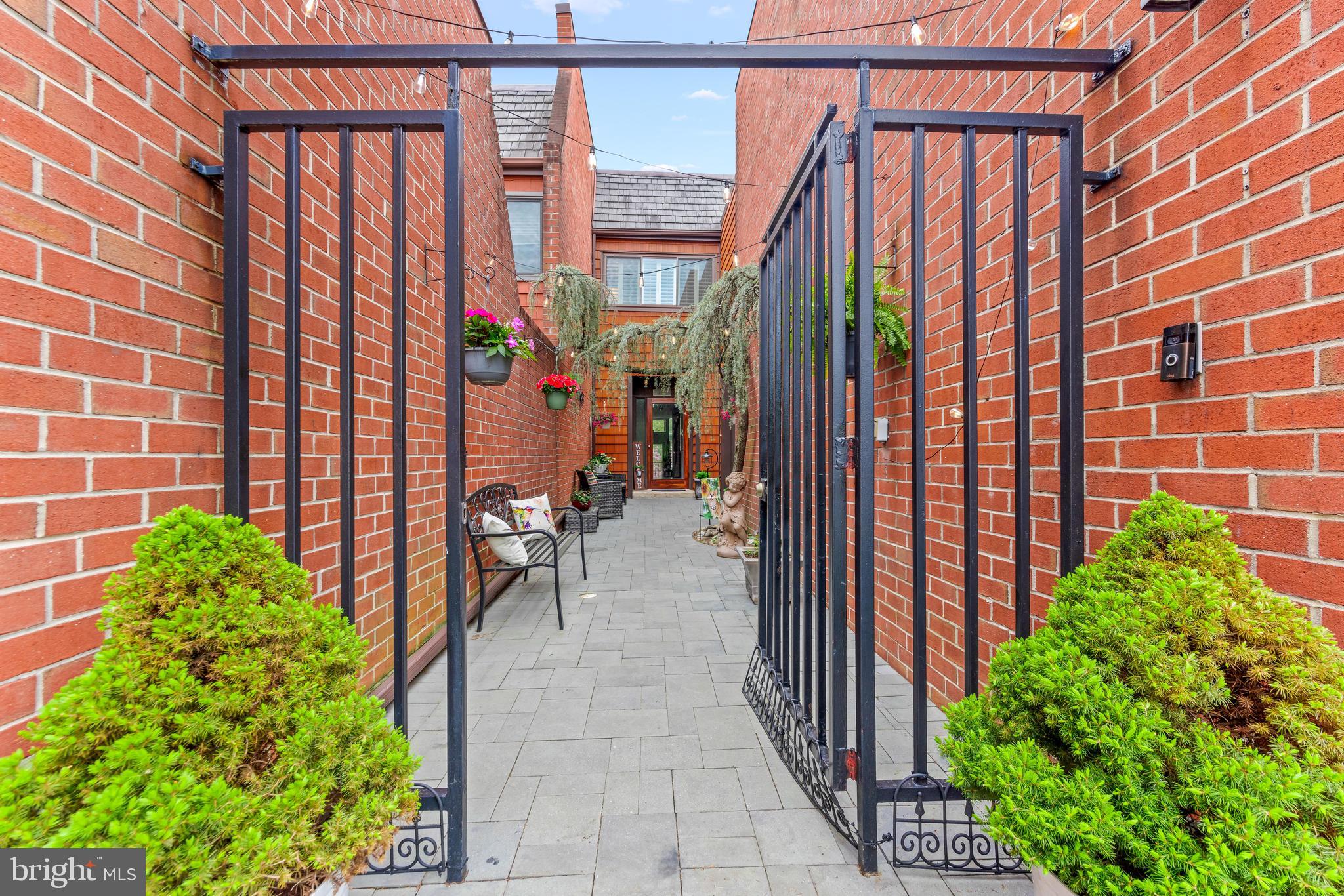 RUXTON CROSSING TOWNHSE - Residential