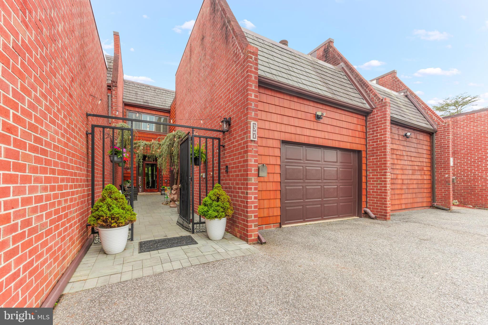 RUXTON CROSSING TOWNHSE - Residential