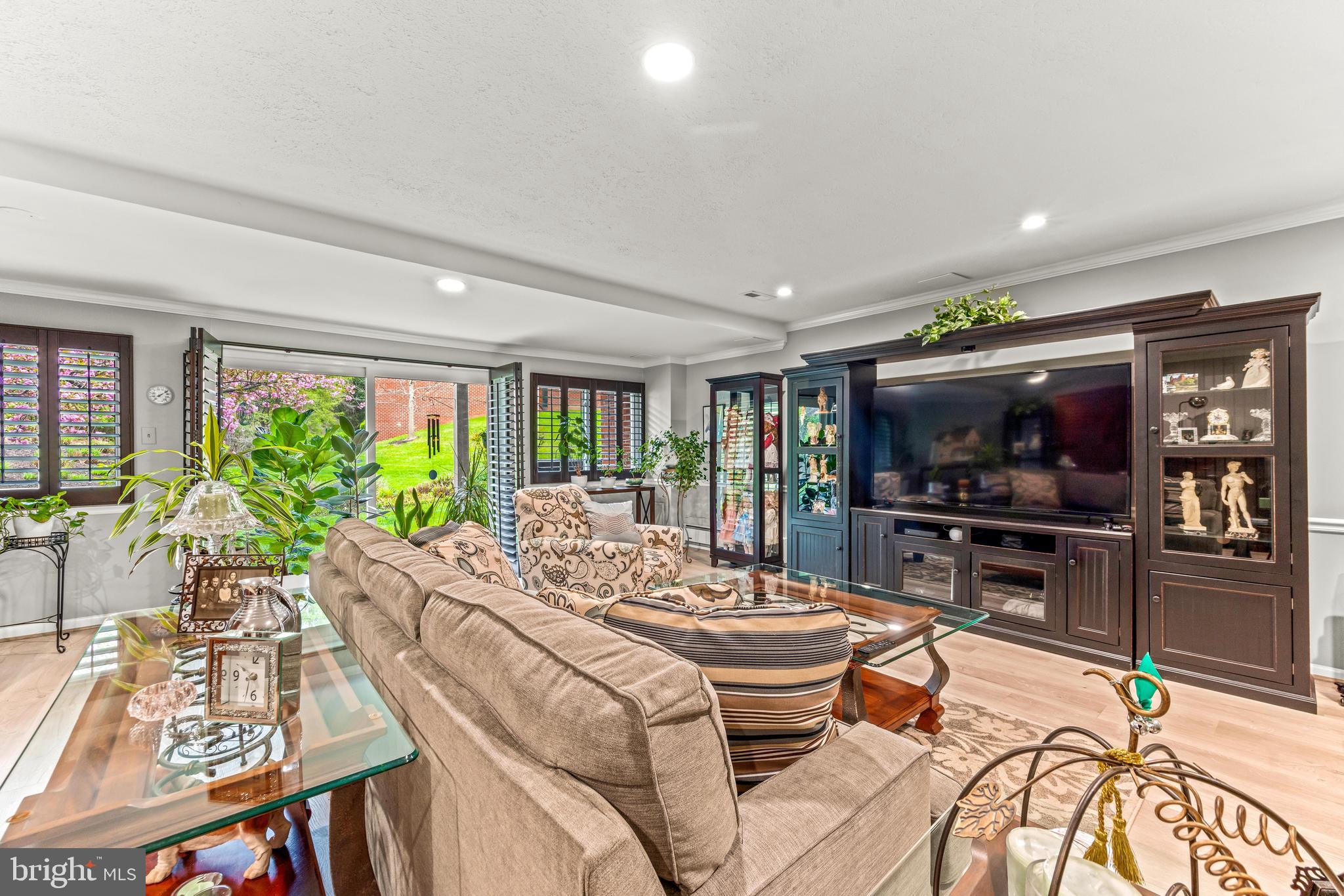 RUXTON CROSSING TOWNHSE - Residential