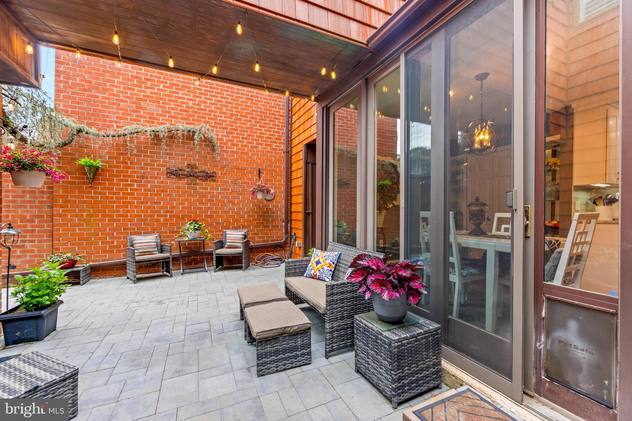 RUXTON CROSSING TOWNHSE - Residential