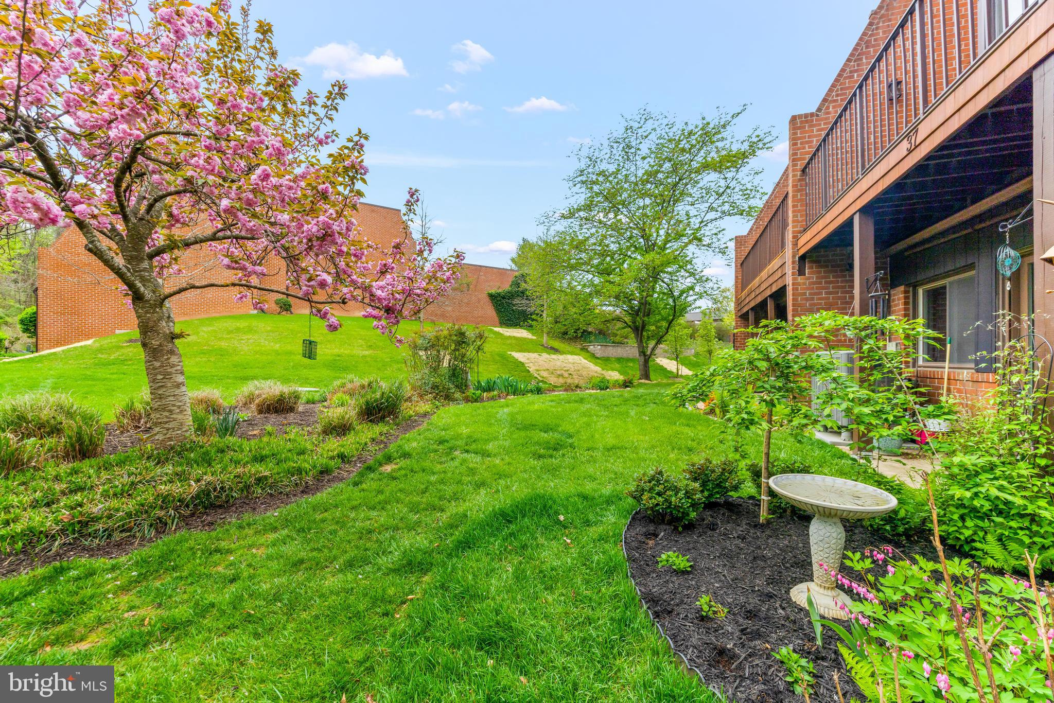 RUXTON CROSSING TOWNHSE - Residential