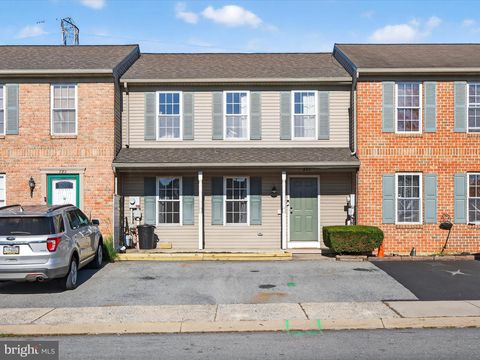Photo of 884 Sterling Place, LANCASTER, PA 17603 (MLS # PALA2077634)