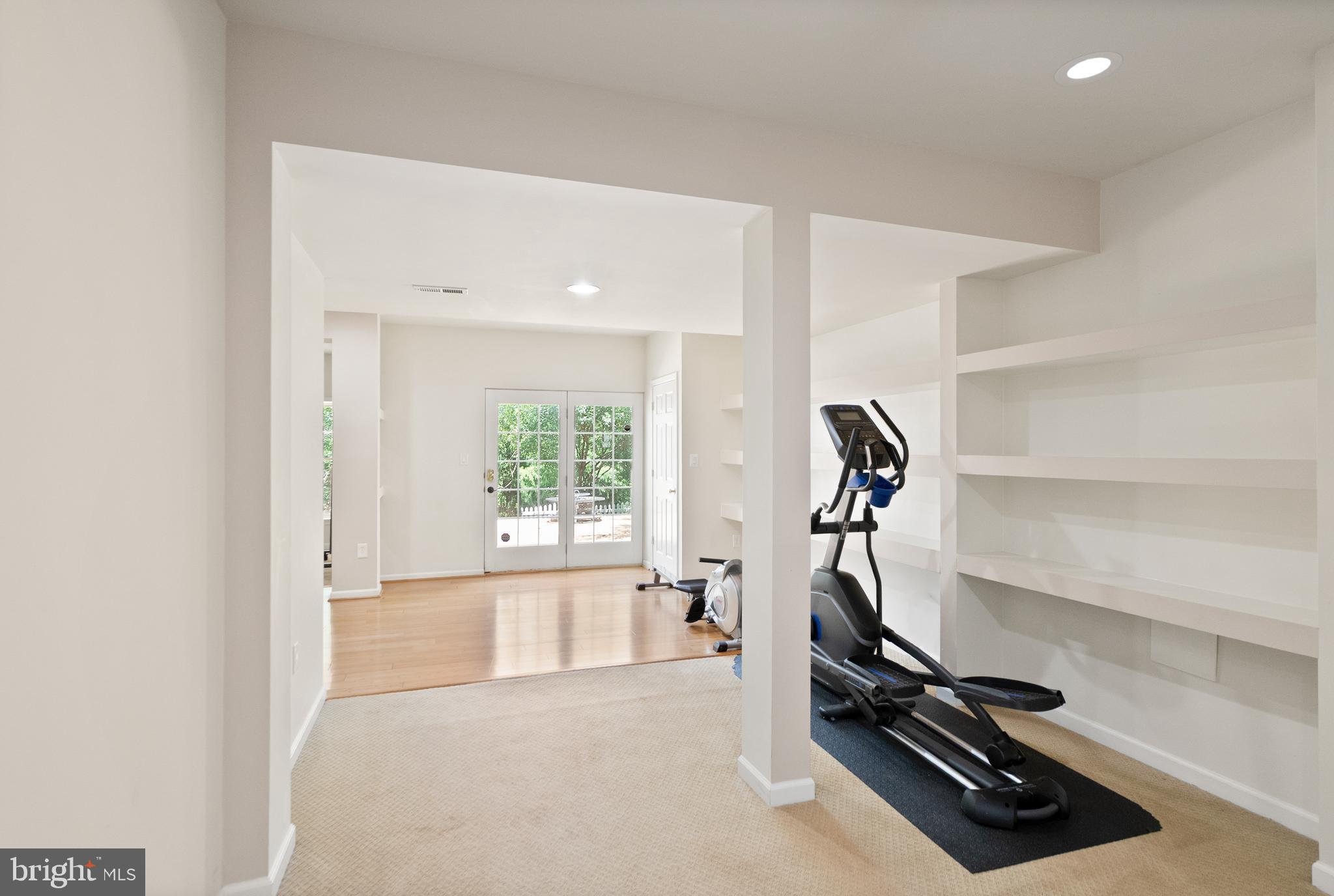 BELMONT COUNTRY CLUB - Residential