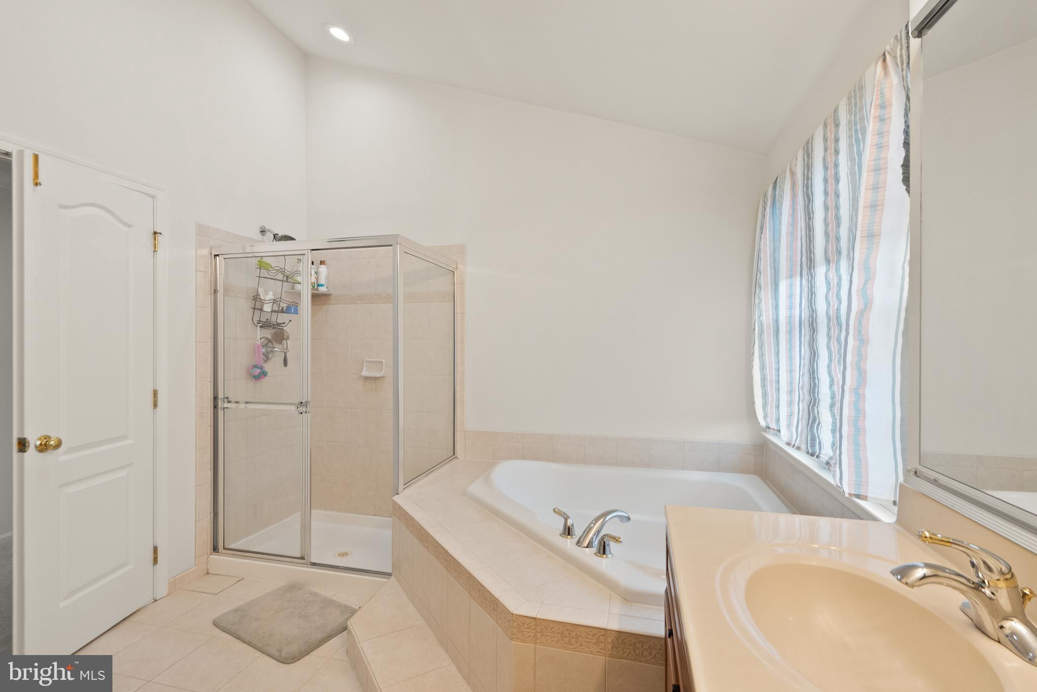 BELMONT COUNTRY CLUB - Residential