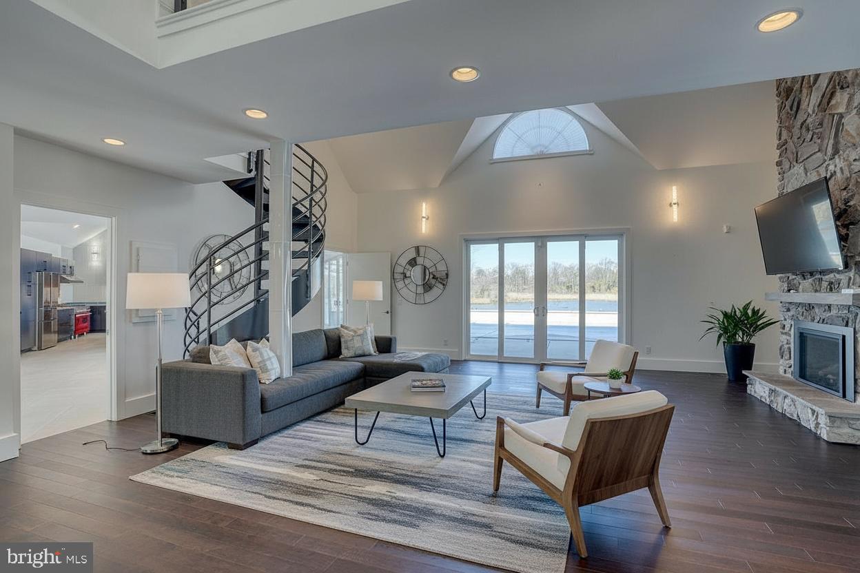 WINDSWEPT - Residential