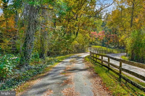 385 MILL SWAMP ROAD EDGEWATER MD 21037