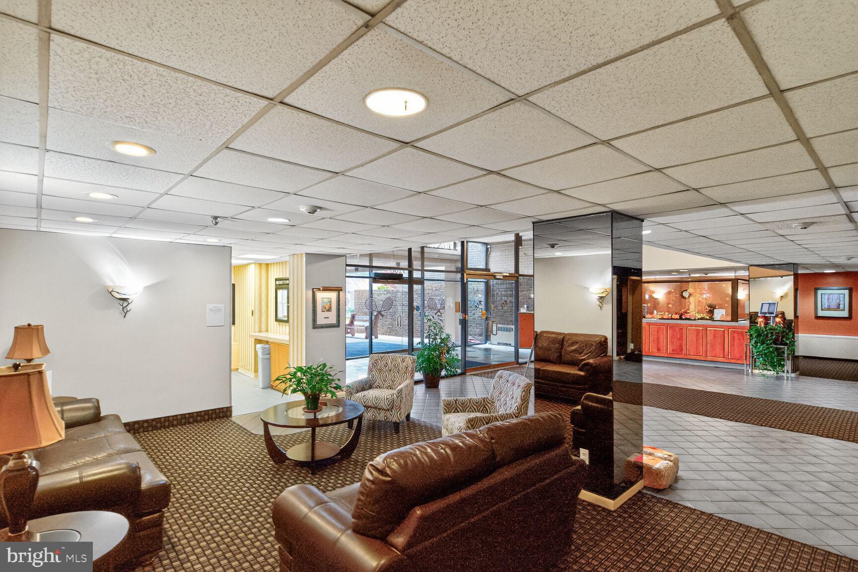 RACQUET CLUB - Residential