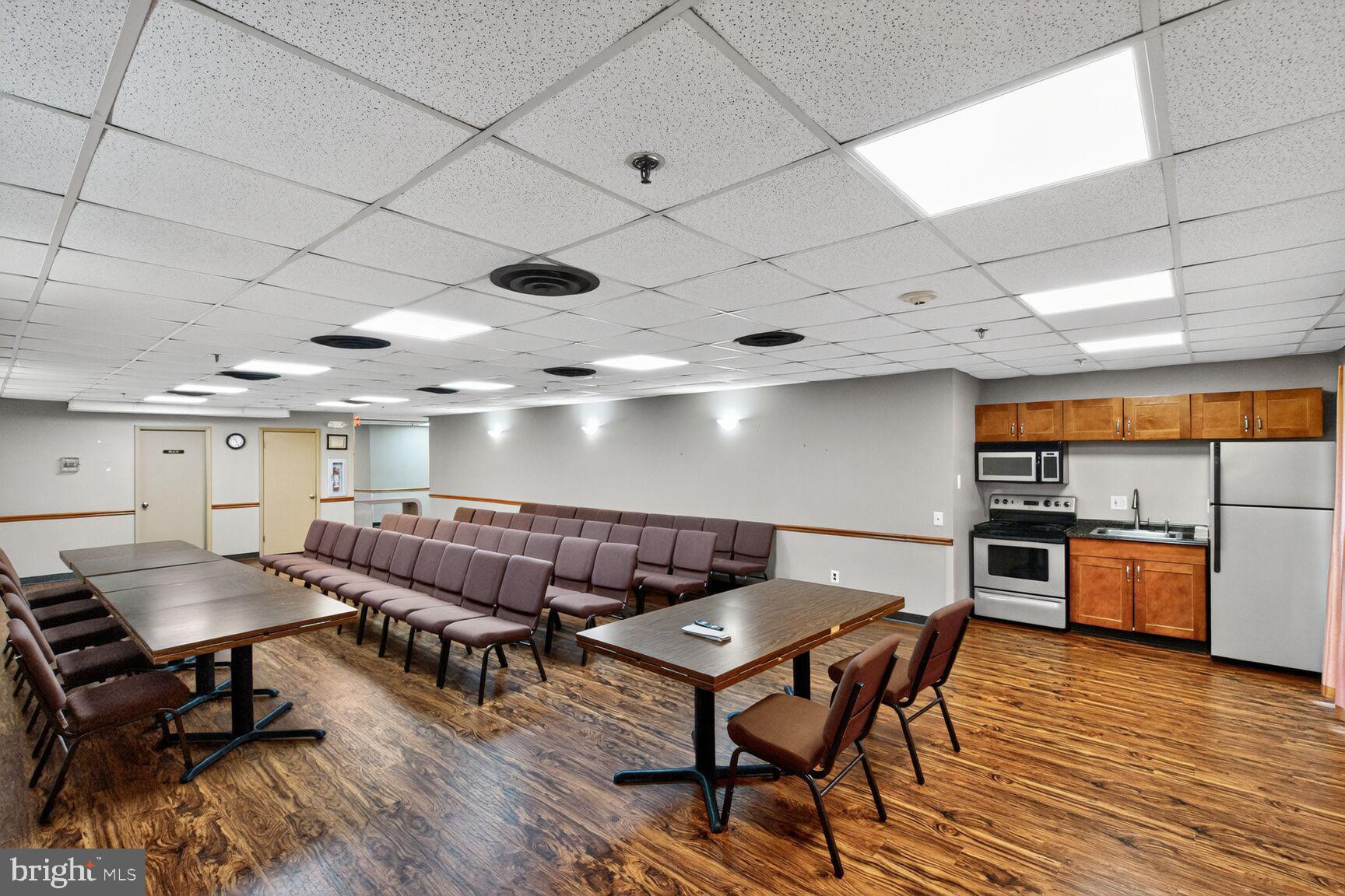 RACQUET CLUB - Residential