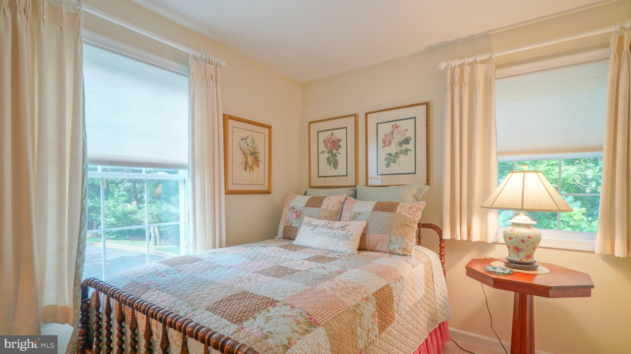 CREWS LANDING - Residential