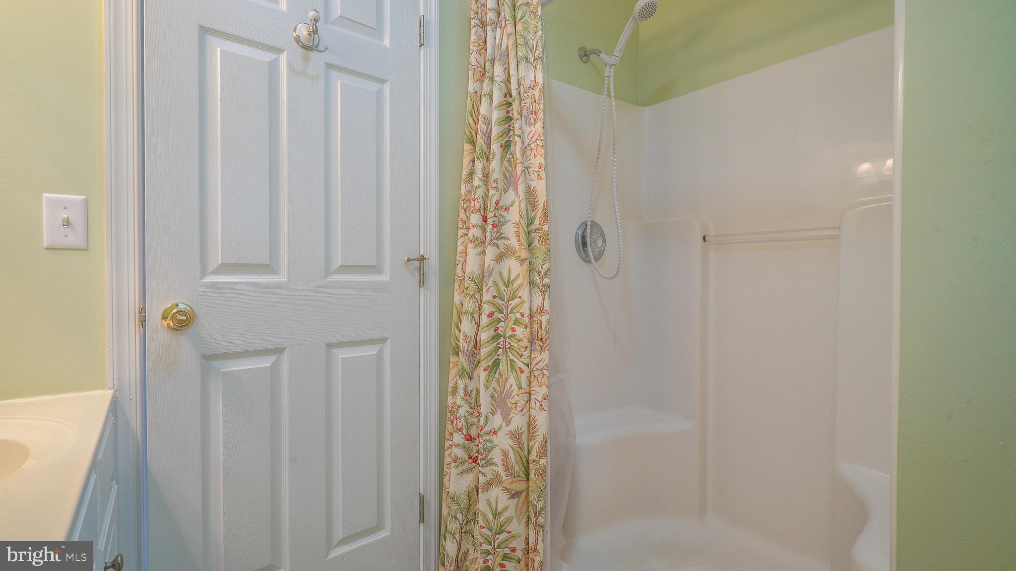 CREWS LANDING - Residential