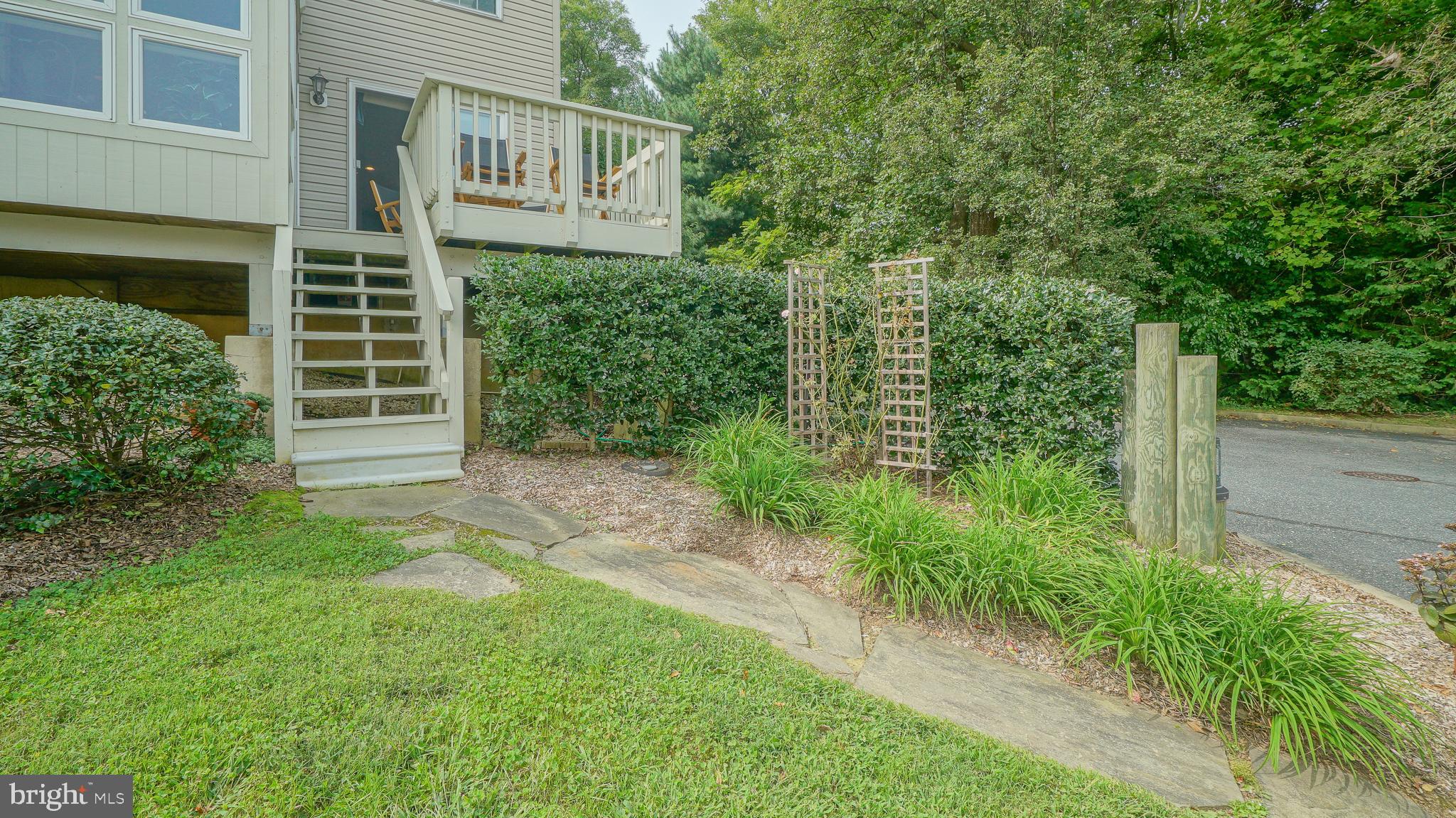 CREWS LANDING - Residential