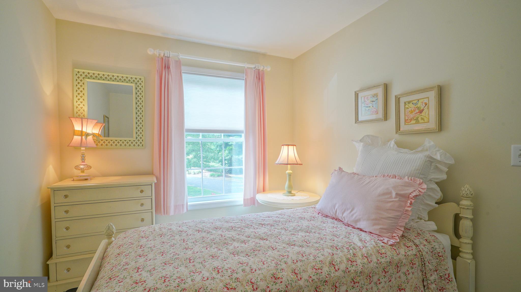 CREWS LANDING - Residential