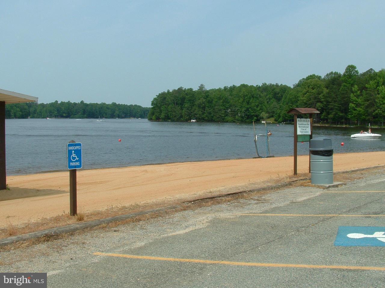 LAKE CAROLINE - Residential