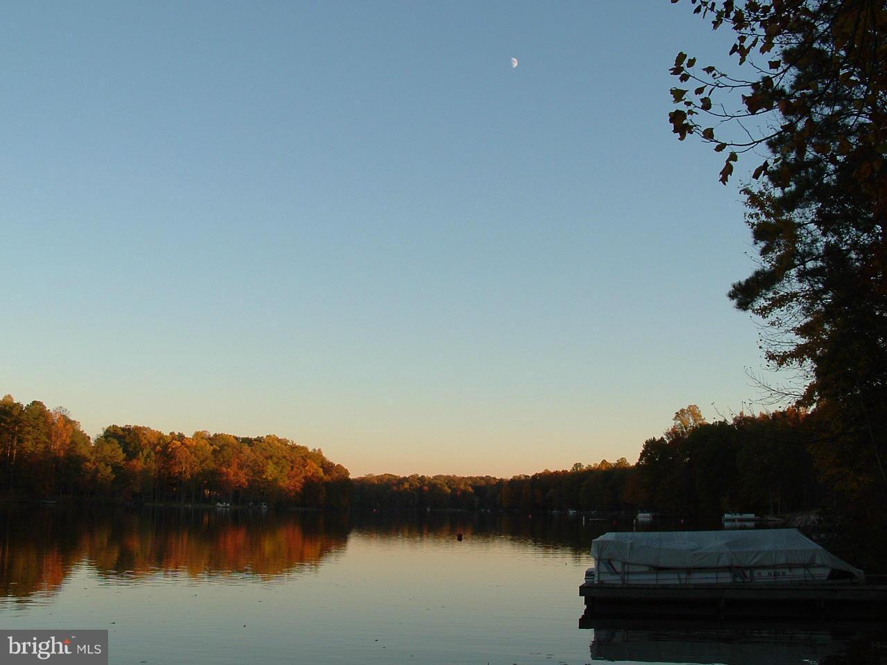 LAKE CAROLINE - Residential
