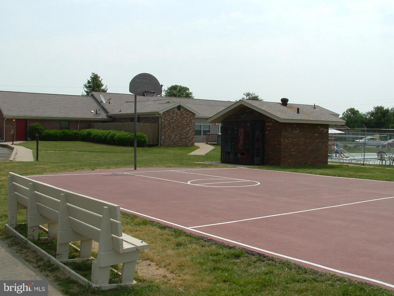 LAKE CAROLINE - Residential