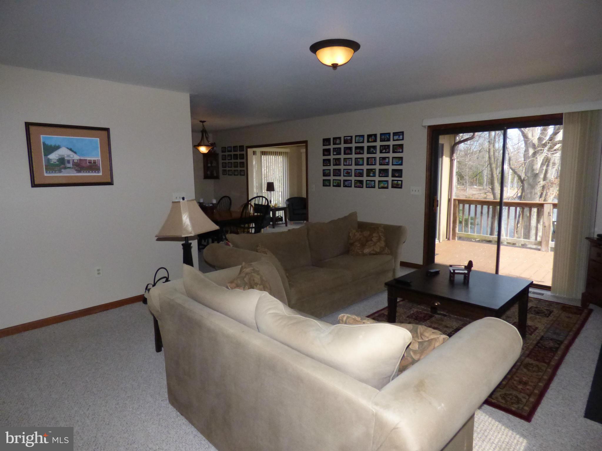 LAKE CAROLINE - Residential