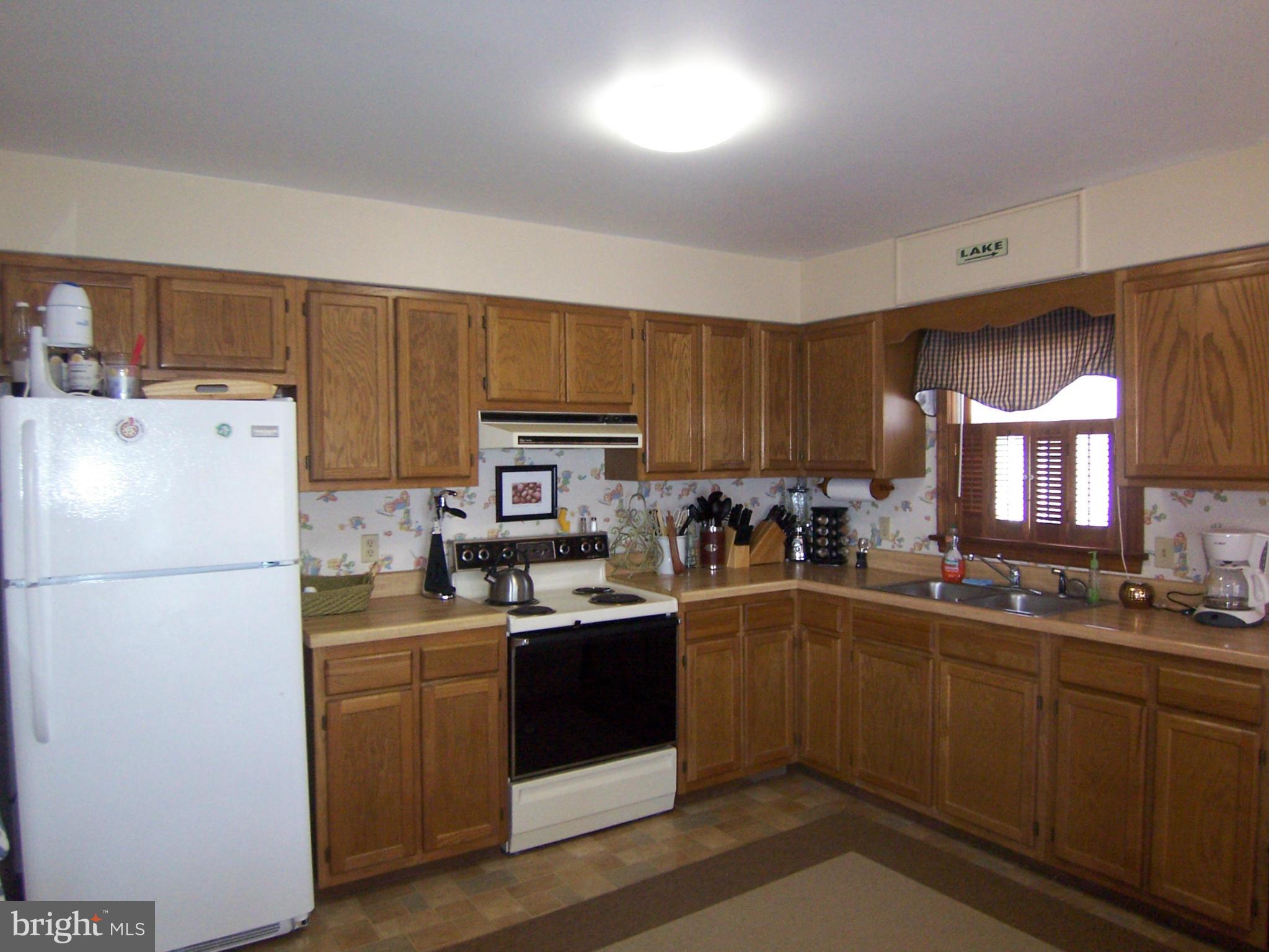 LAKE CAROLINE - Residential