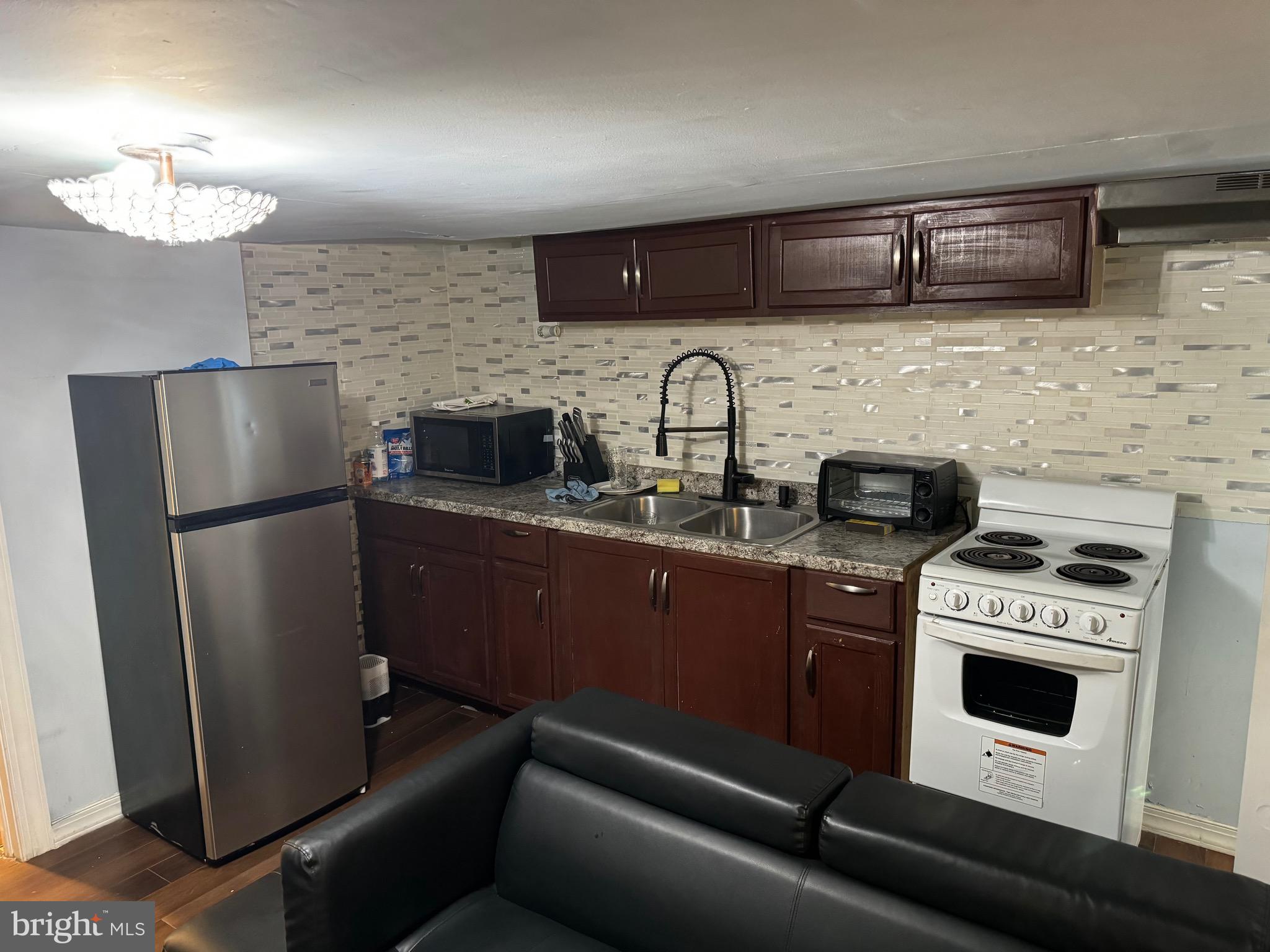 PHILADELPHIA (WEST) - Residential