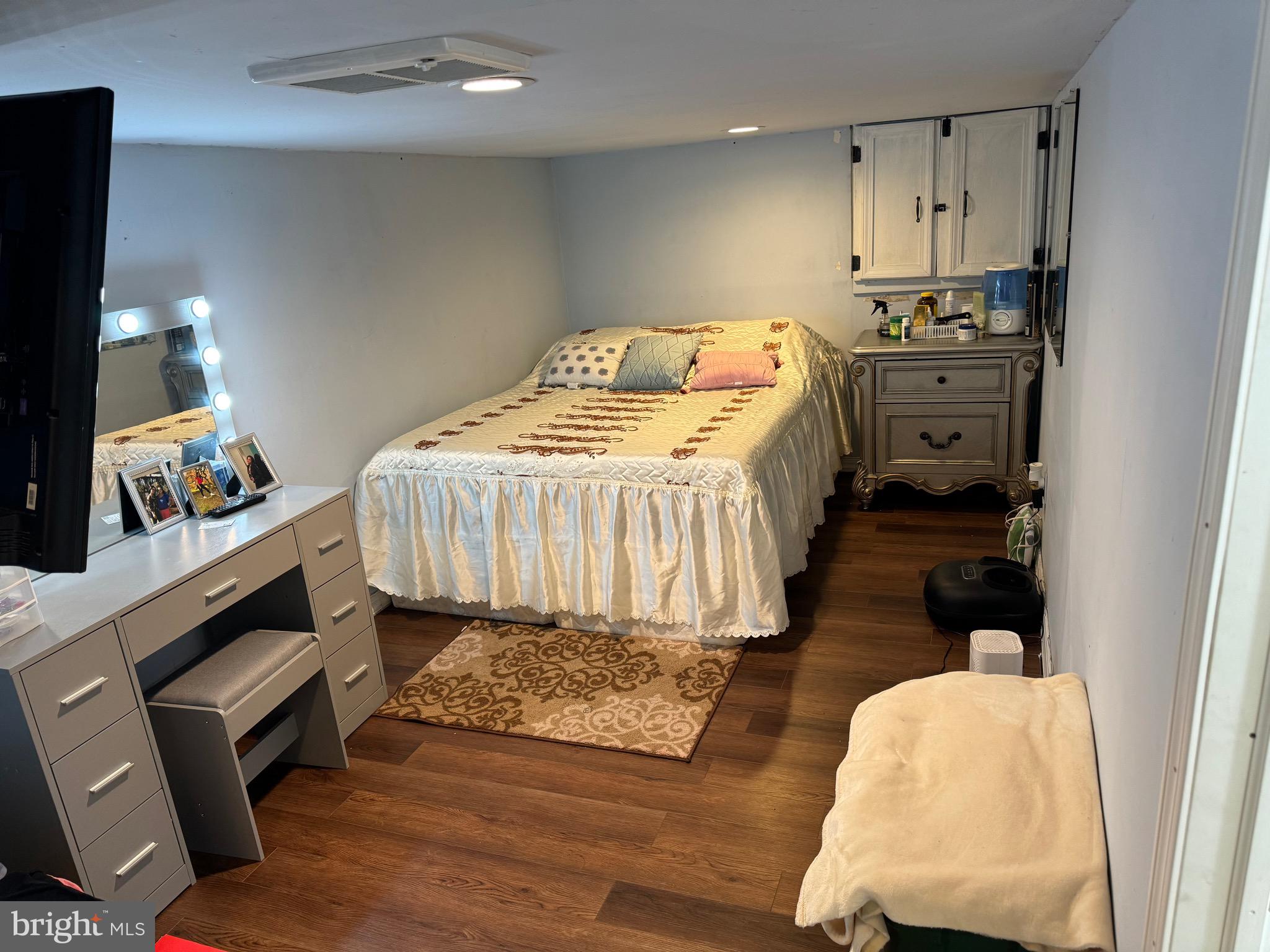 PHILADELPHIA (WEST) - Residential